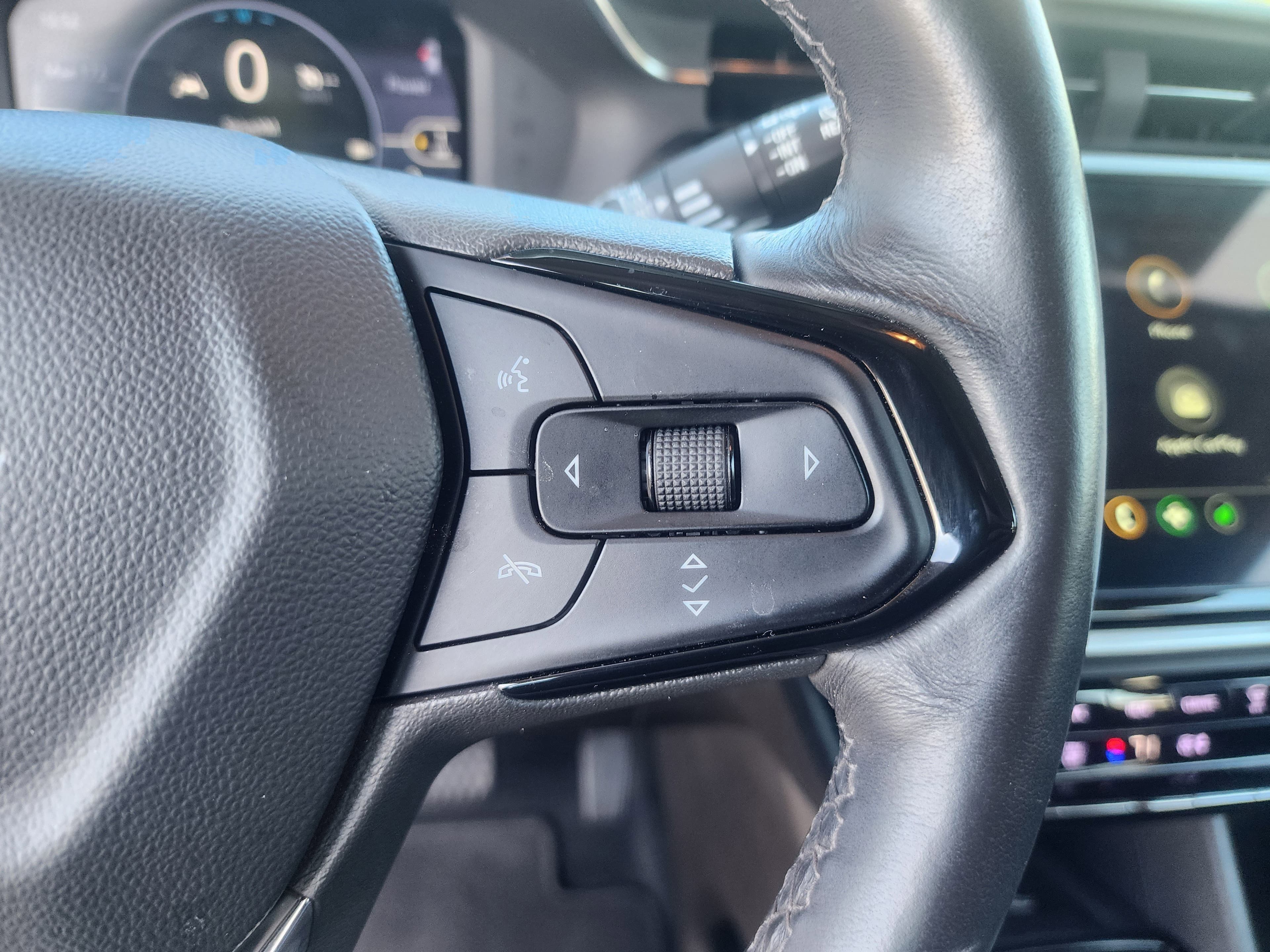 Vehicle photo 26