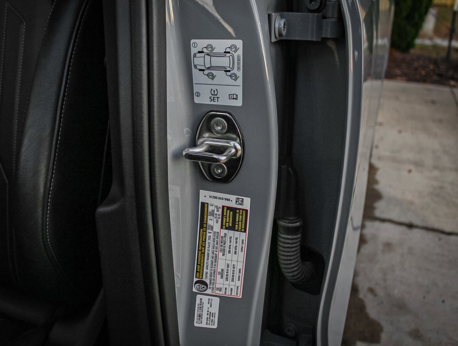 Vehicle photo 33