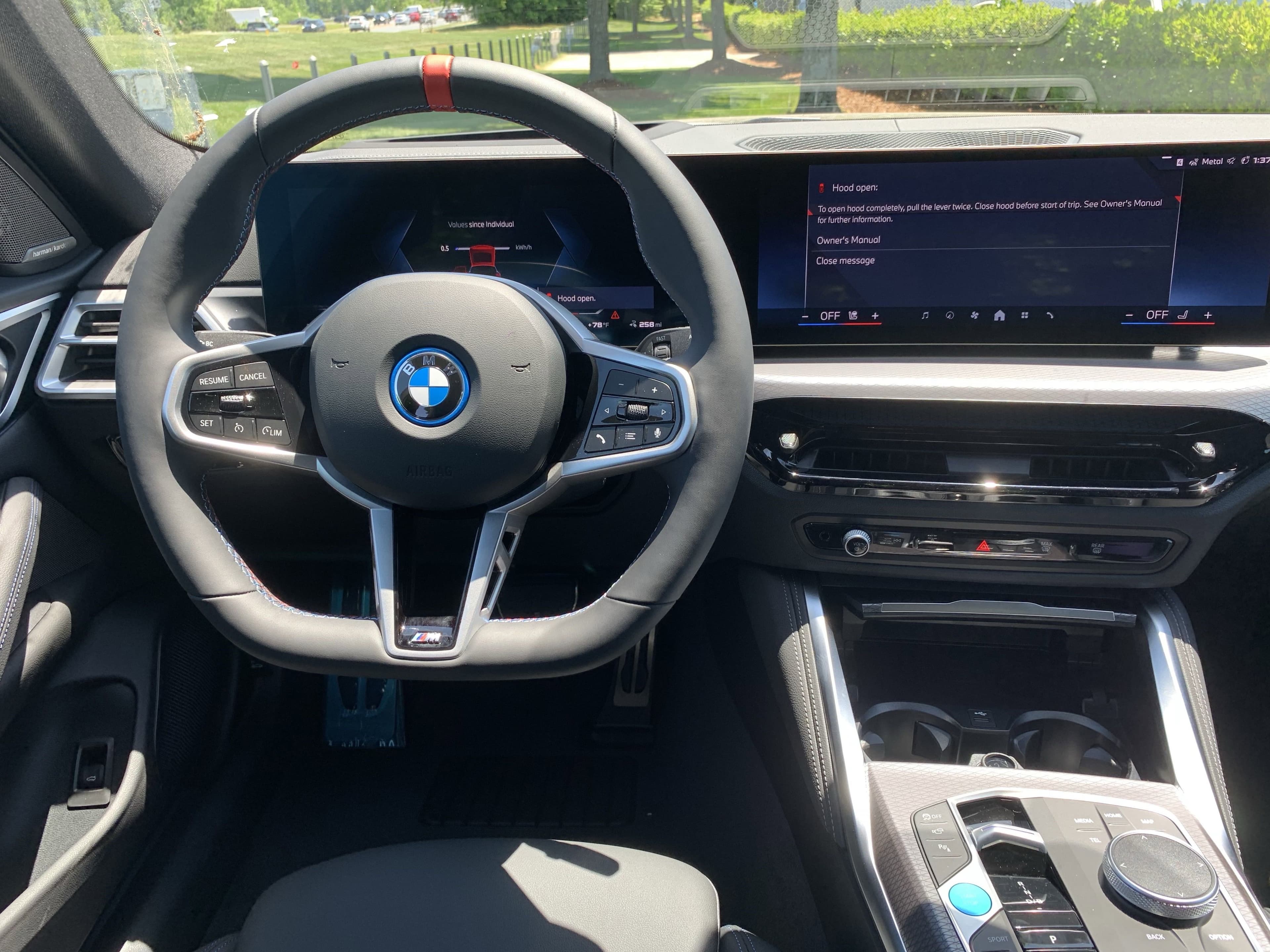 Vehicle photo 16