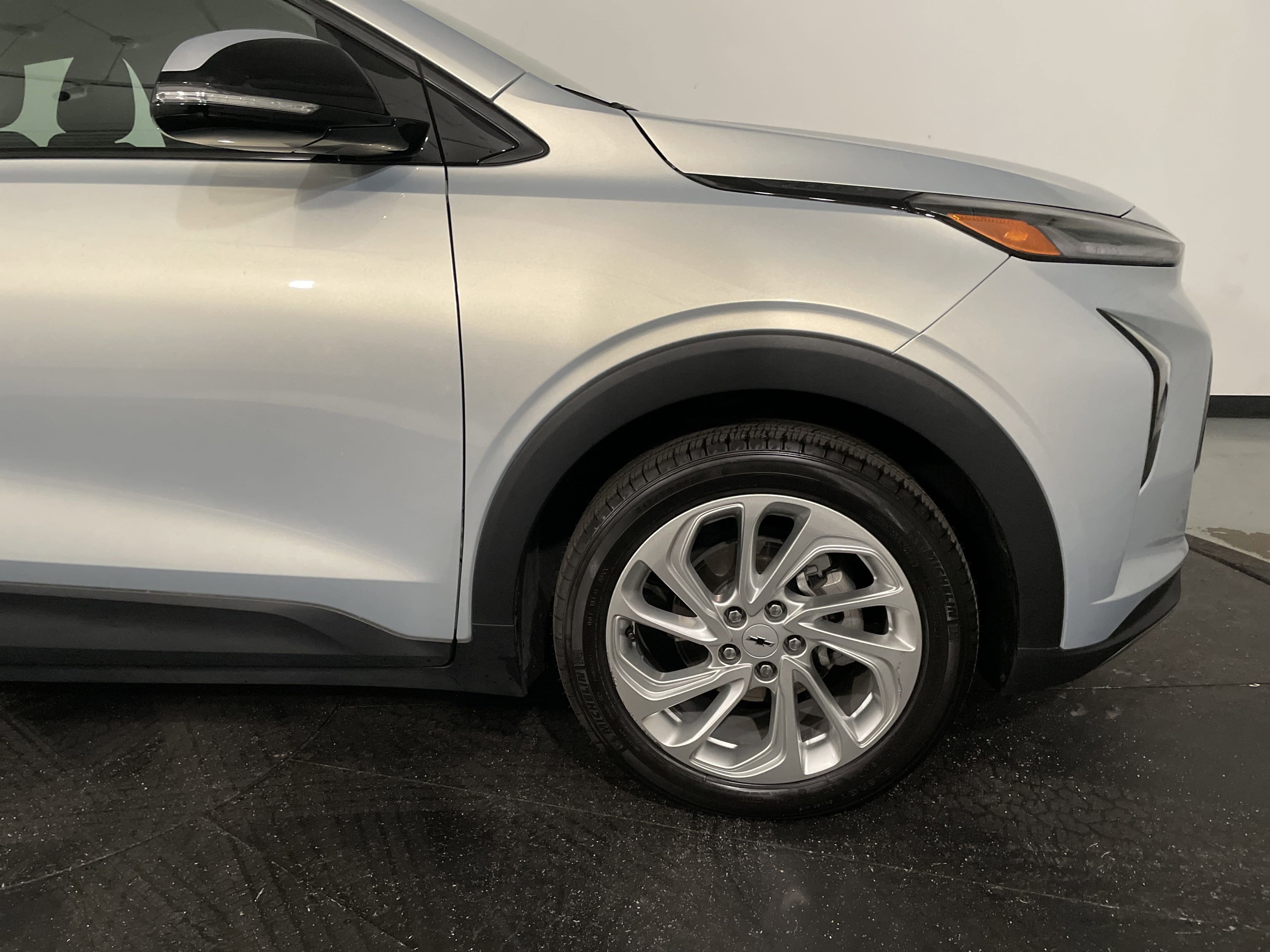 Vehicle photo 11