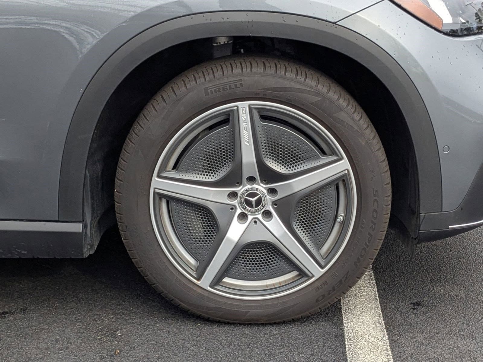 Vehicle photo 9