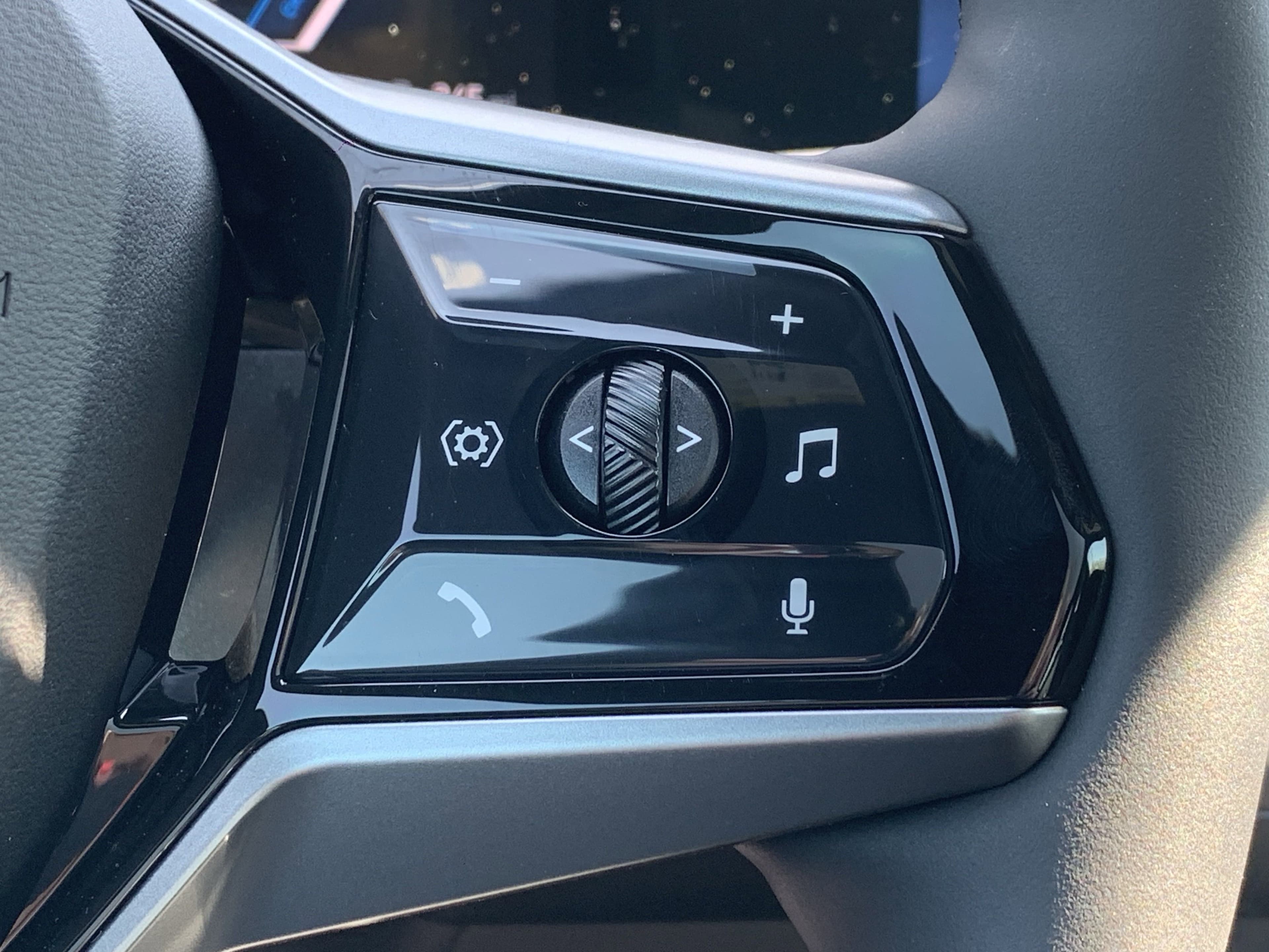 Vehicle photo 20