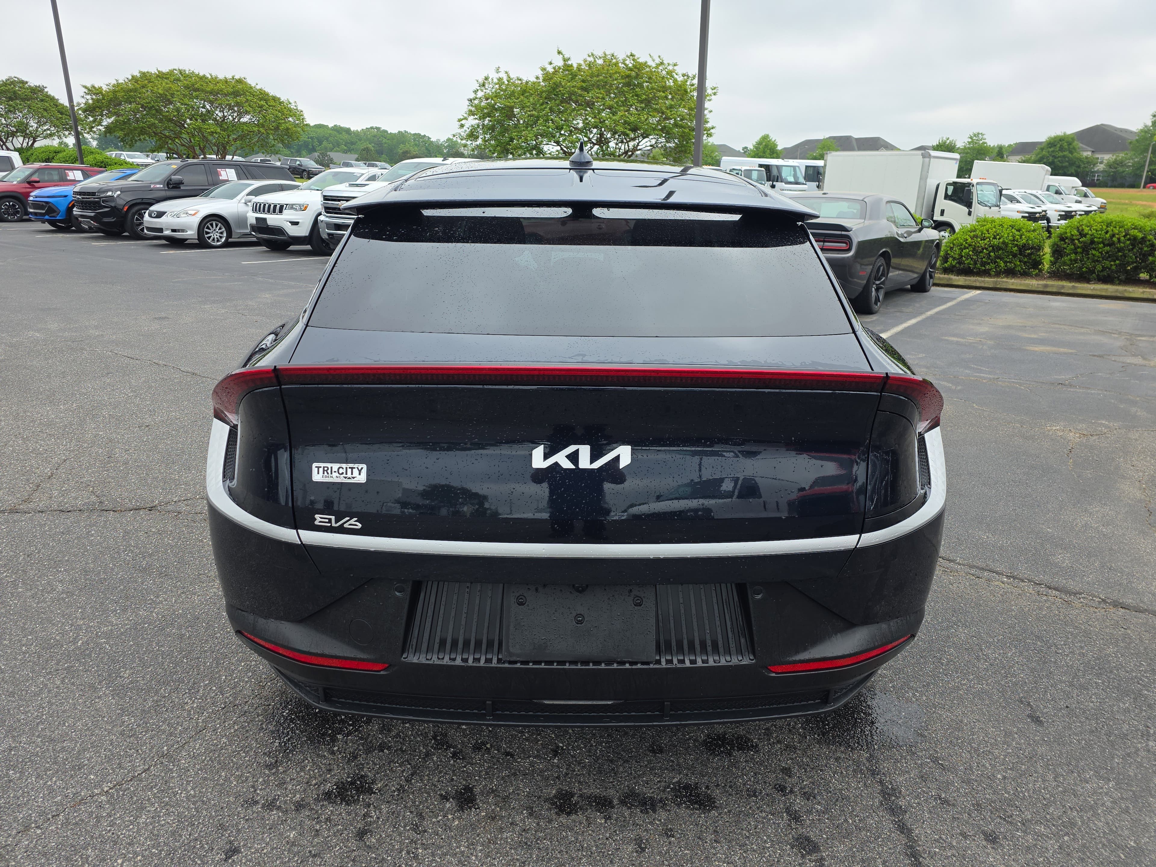 Vehicle photo 7