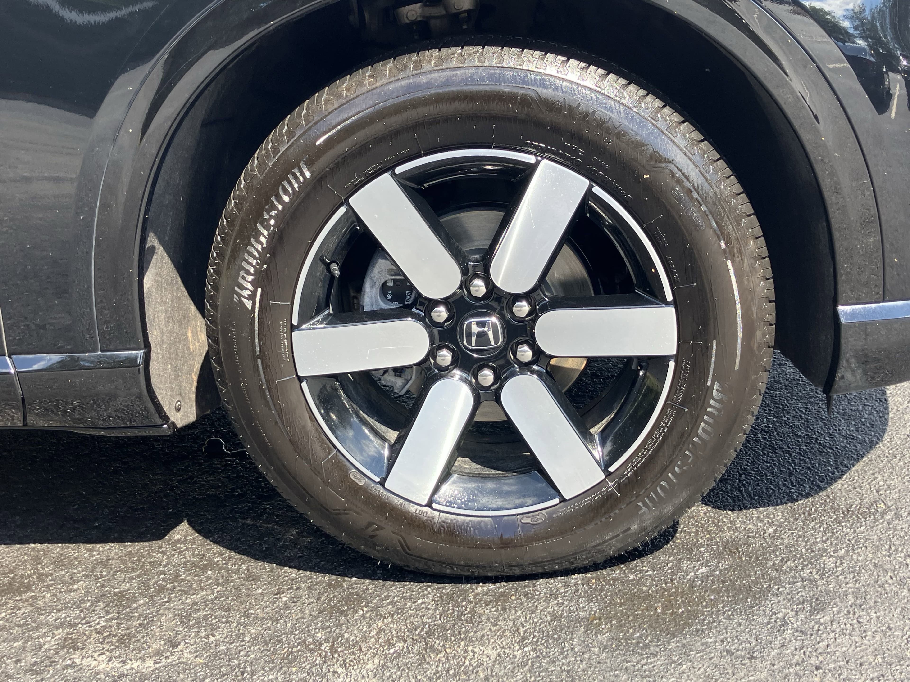 Vehicle photo 12