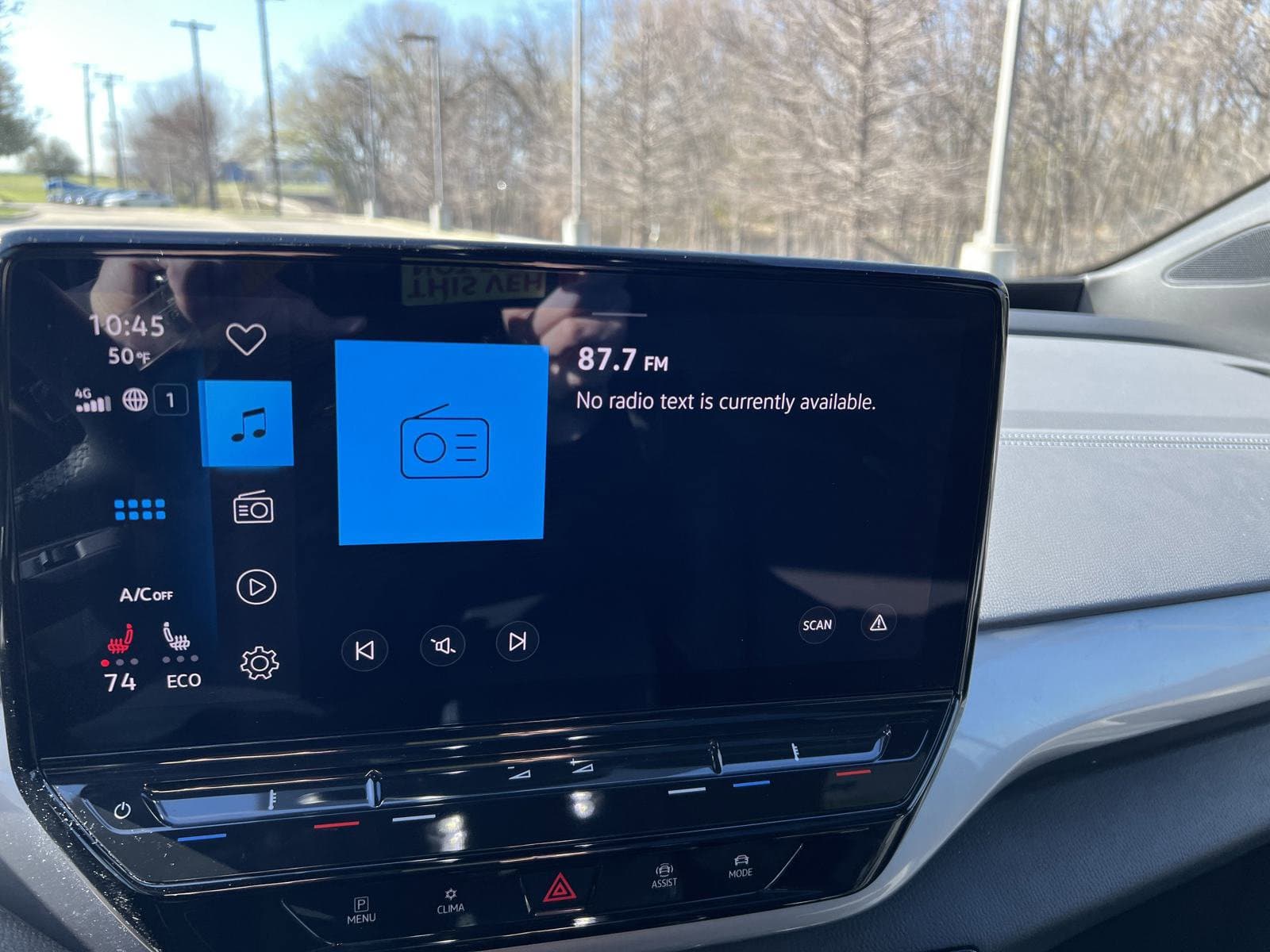 Vehicle photo 30