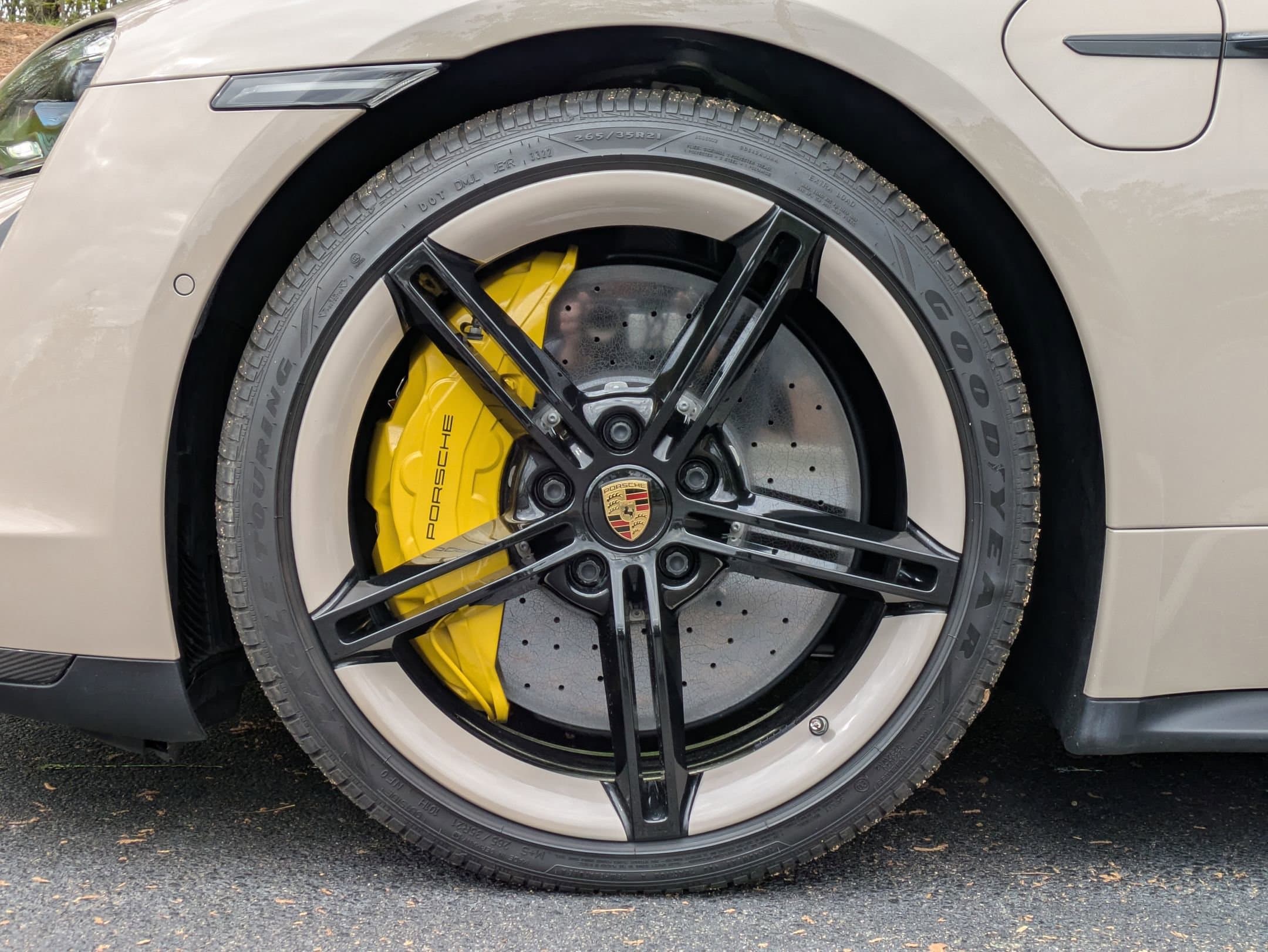Vehicle photo 35