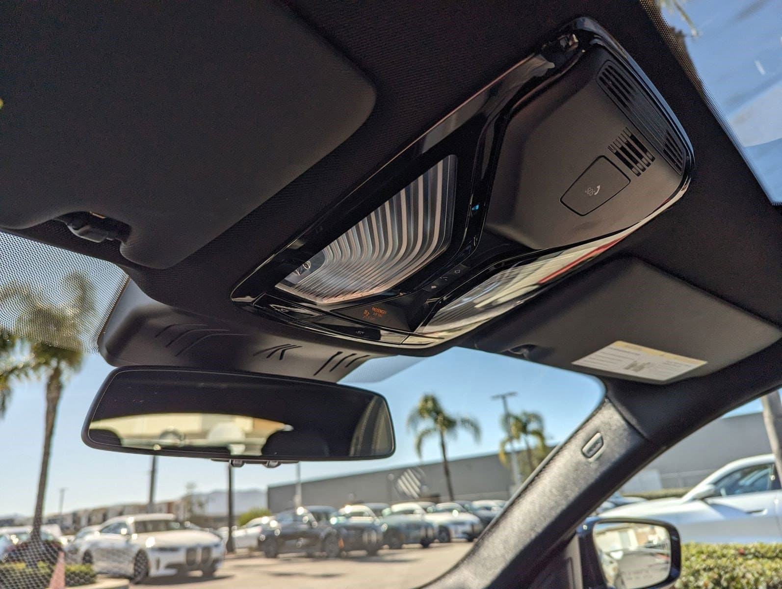 Vehicle photo 26