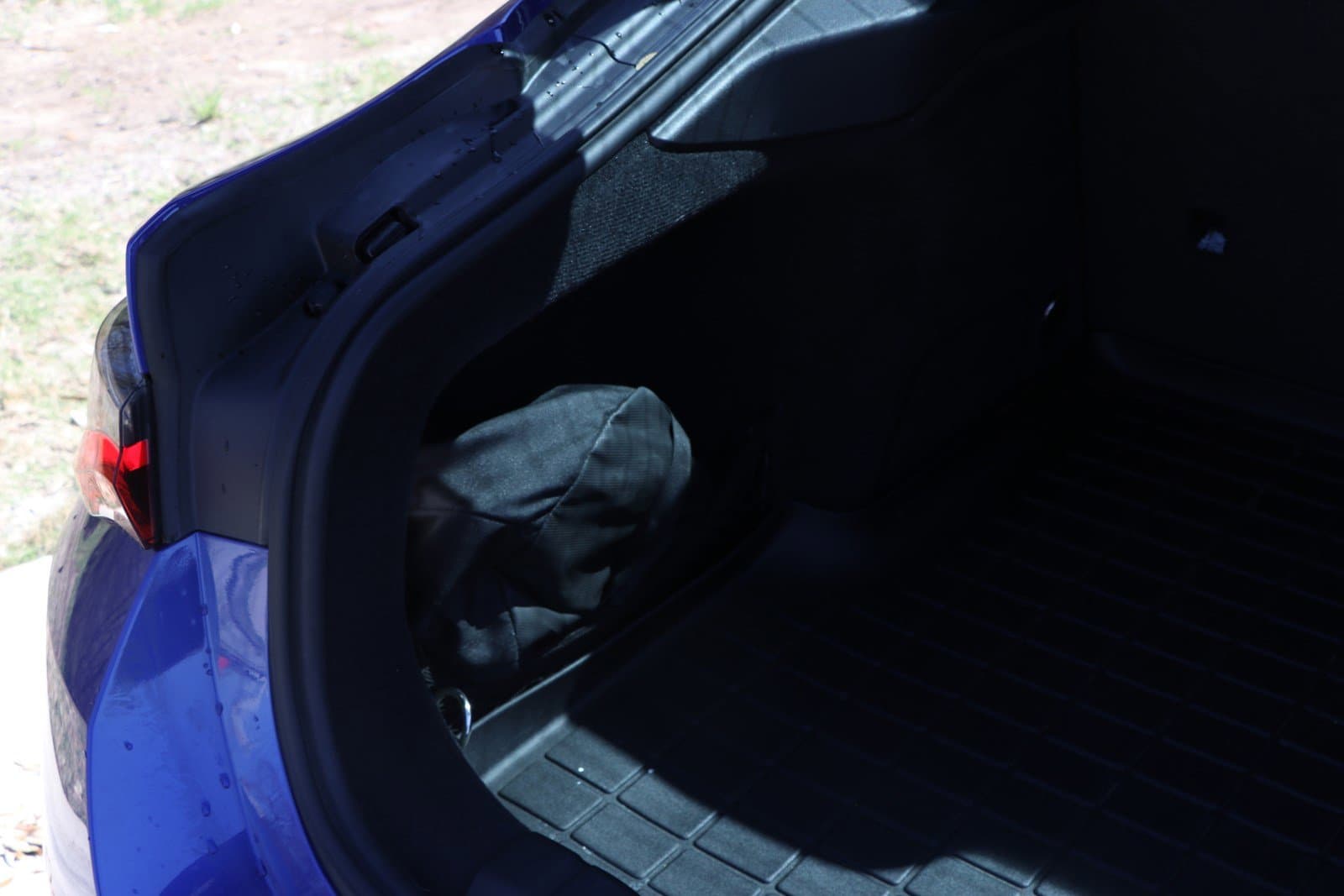 Vehicle photo 37