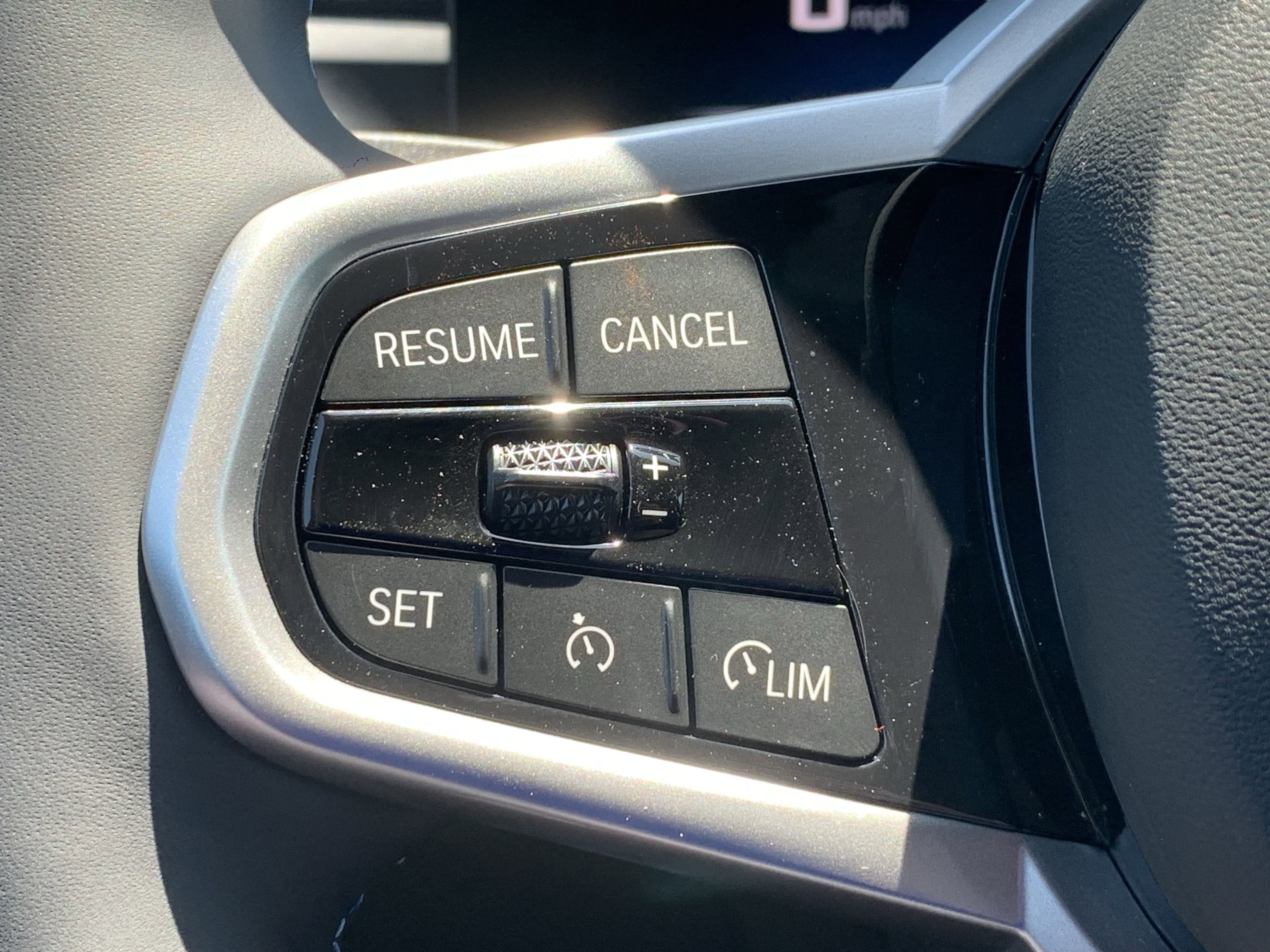 Vehicle photo 17