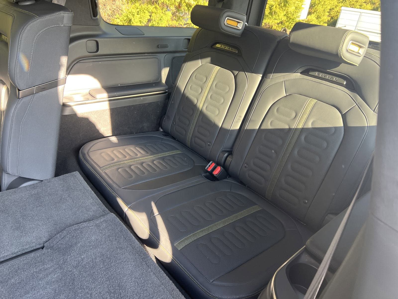 Vehicle photo 30