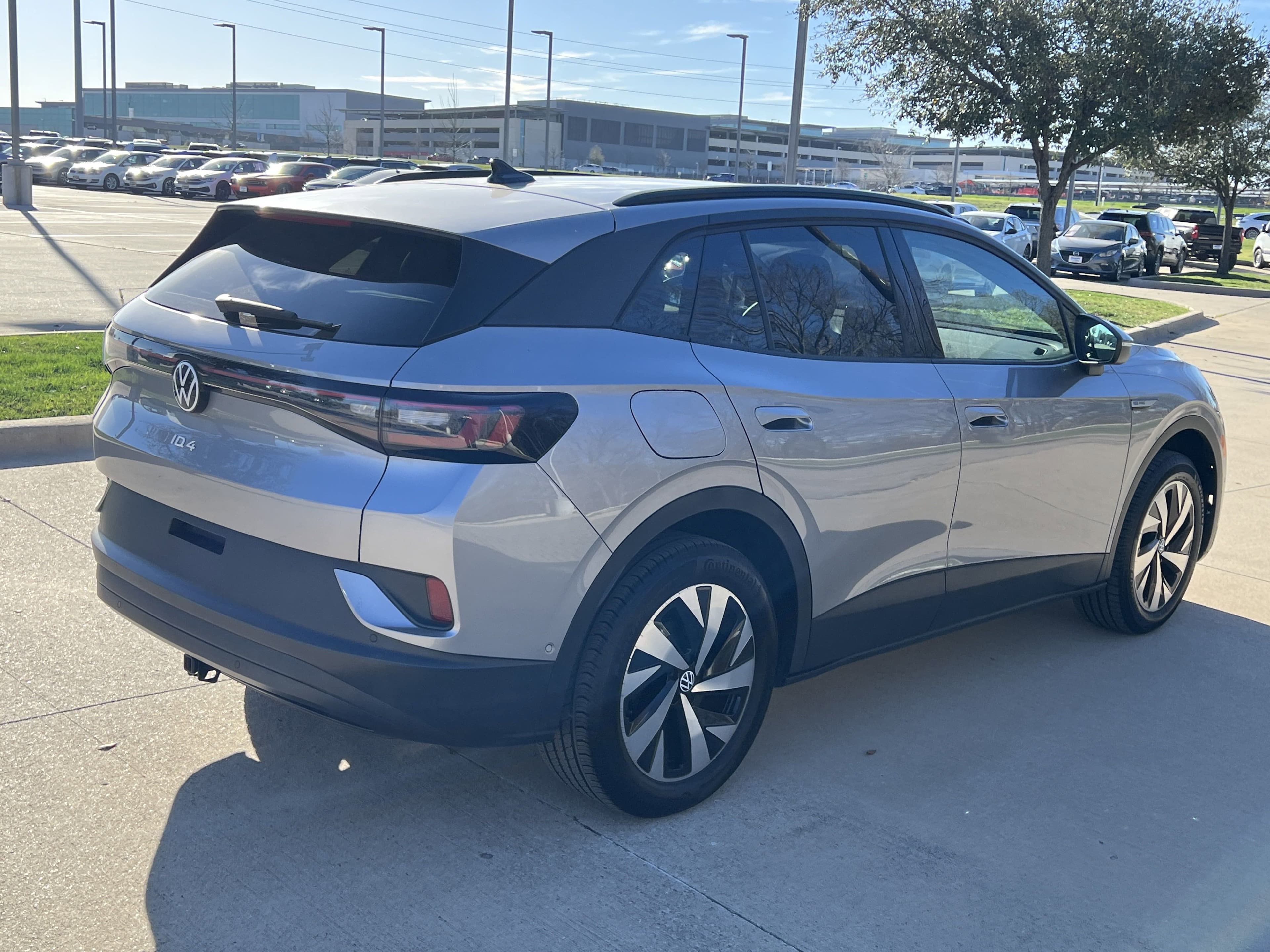 Vehicle photo 8