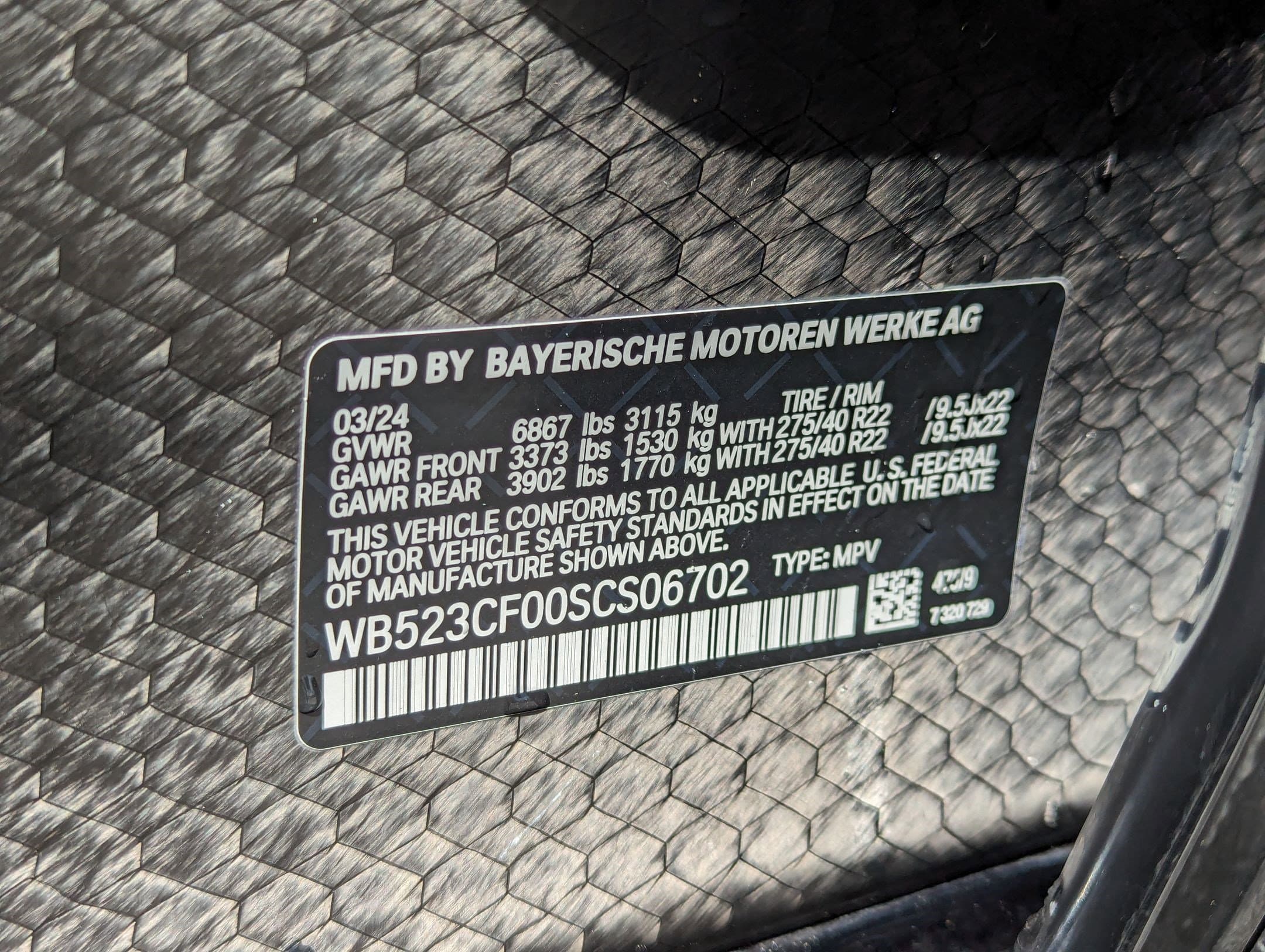 Vehicle photo 33