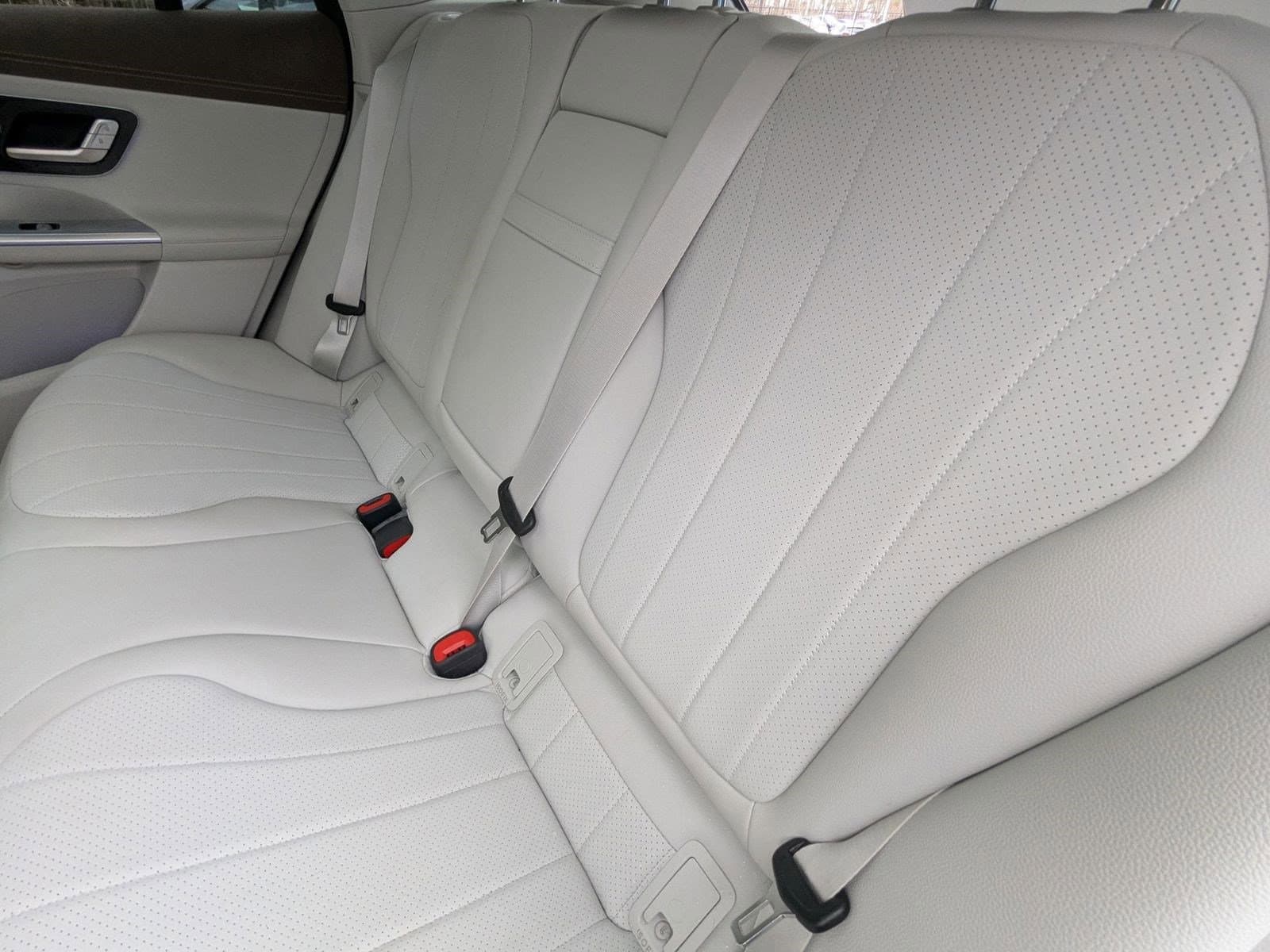 Vehicle photo 26