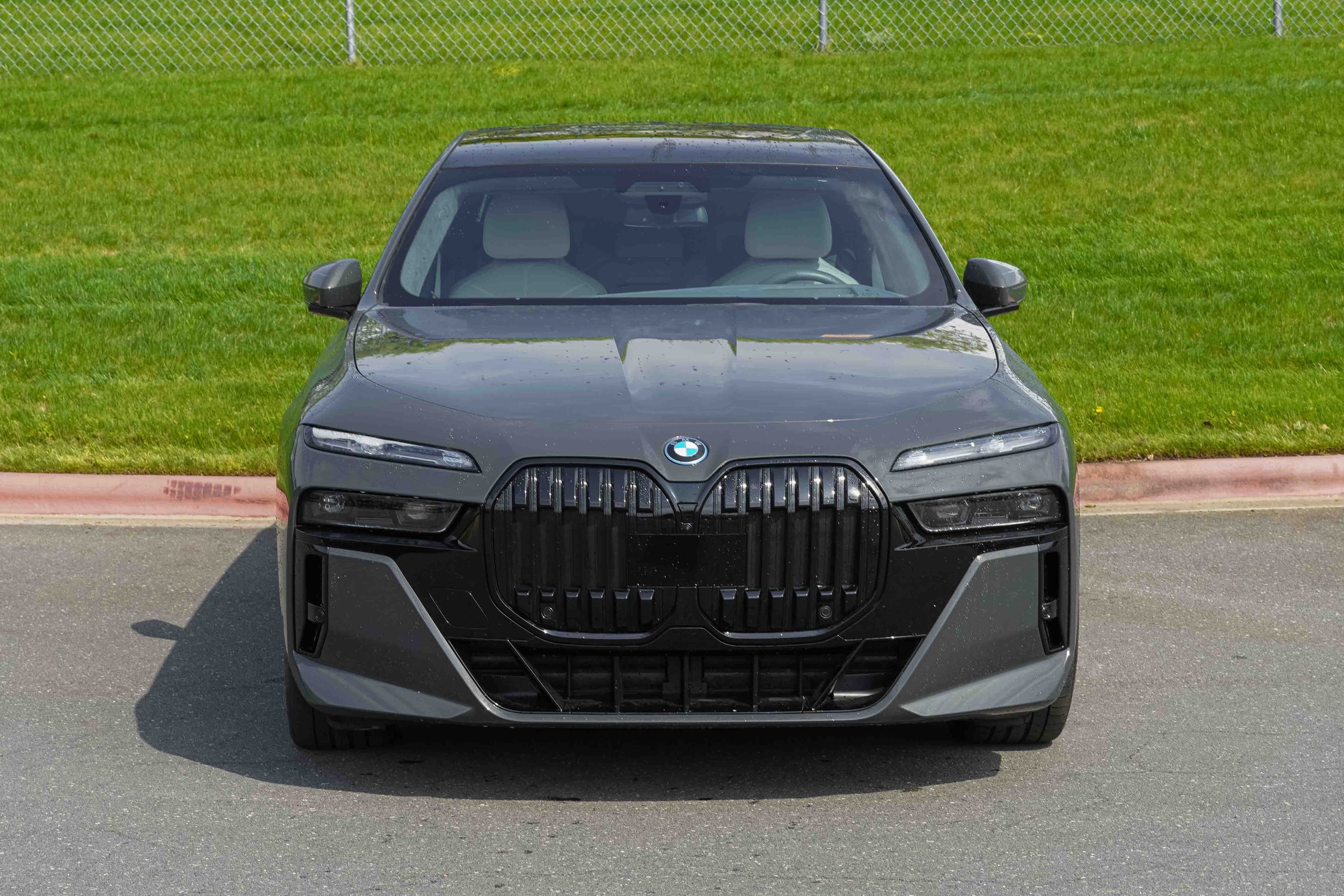 Vehicle photo 38