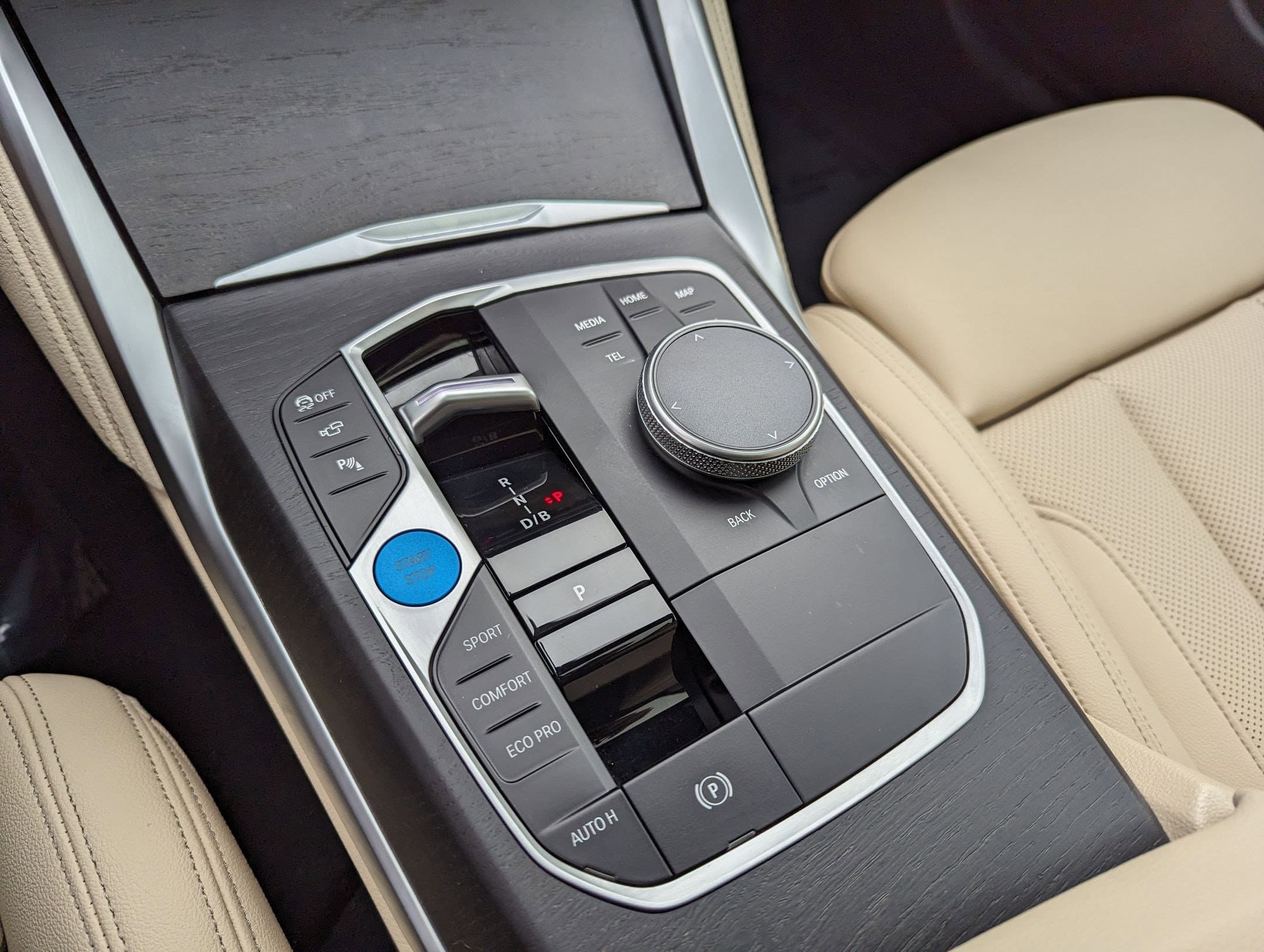 Vehicle photo 25
