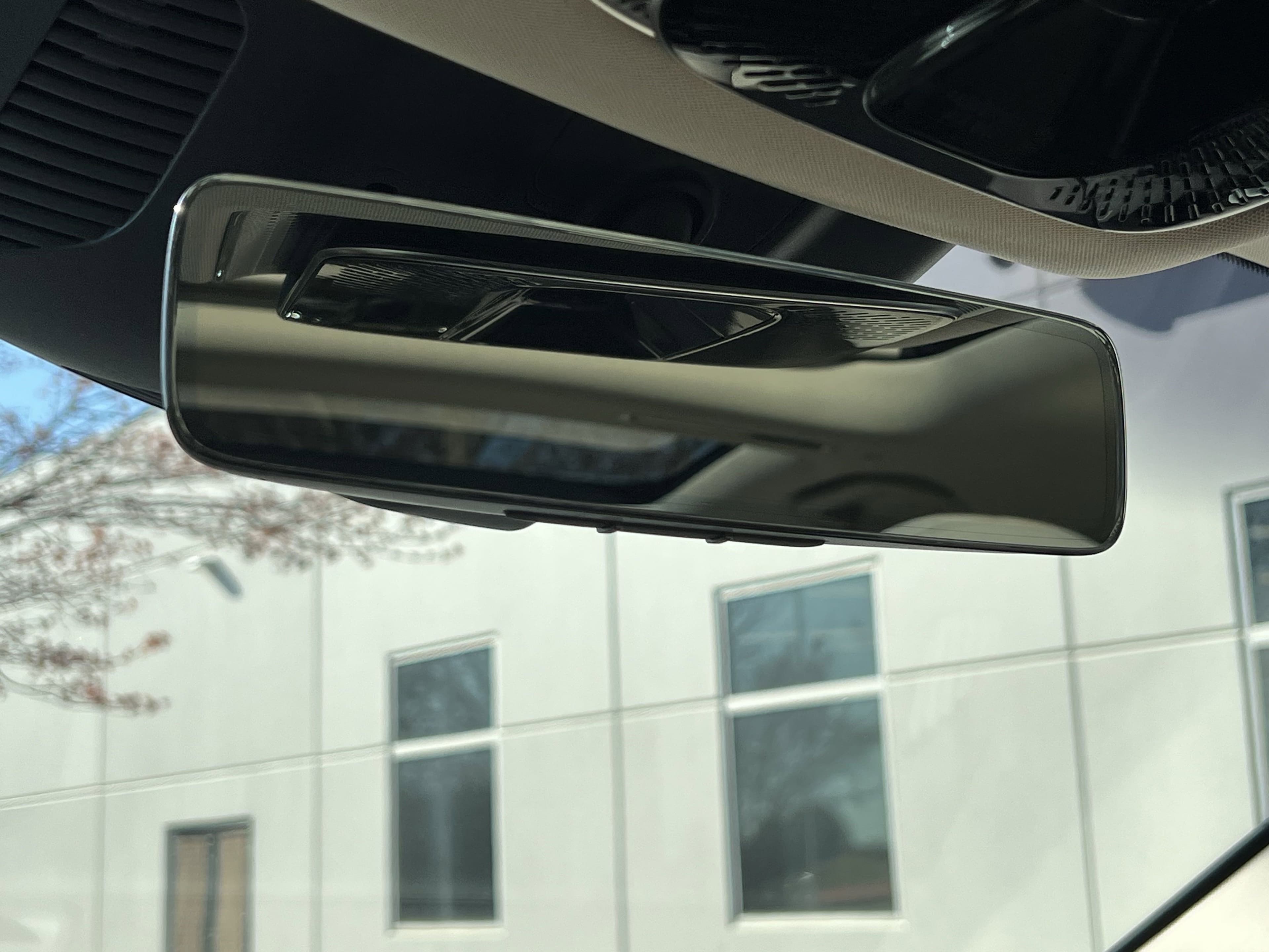 Vehicle photo 25