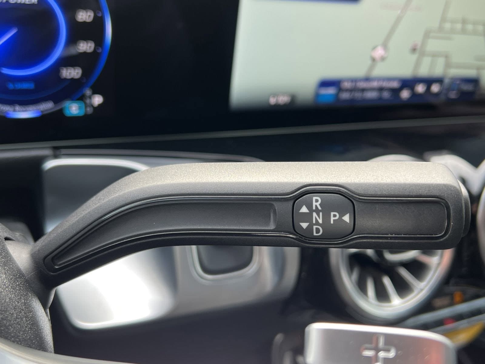 Vehicle photo 24