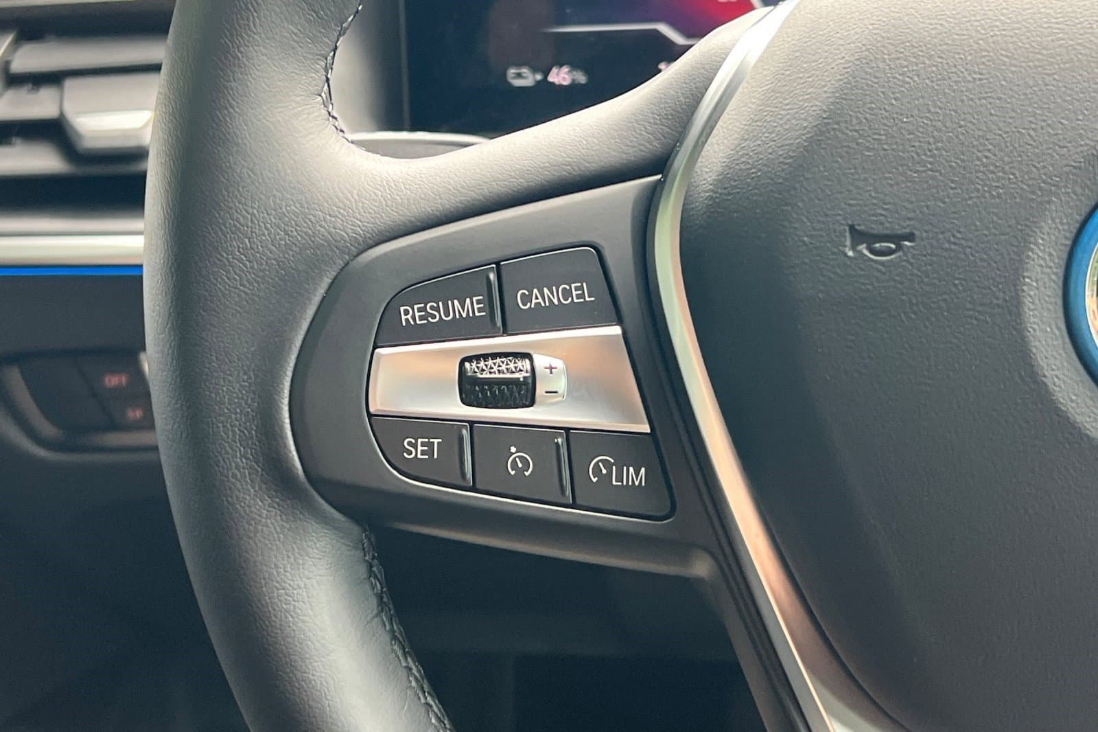 Vehicle photo 28