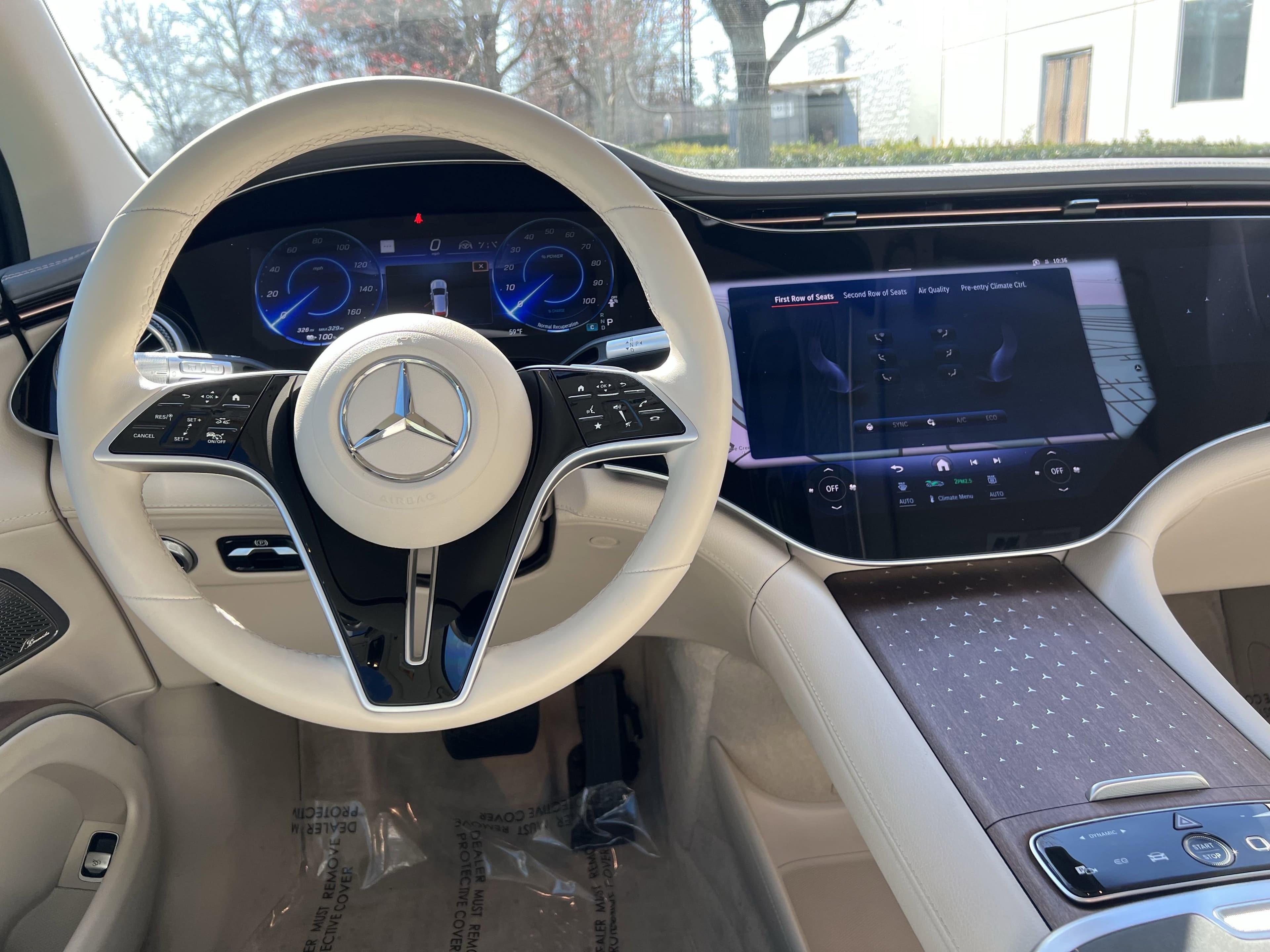 Vehicle photo 28