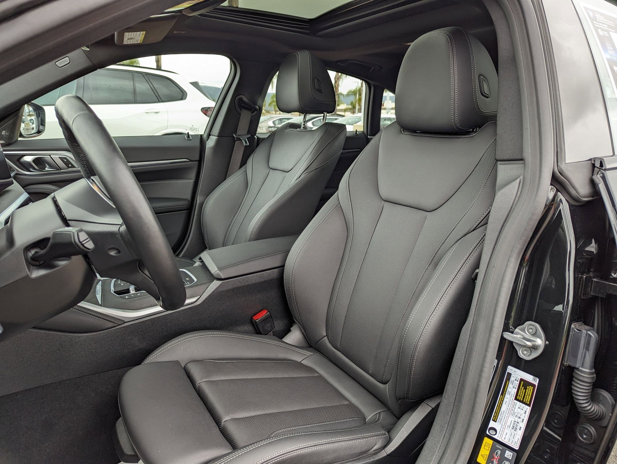 Vehicle photo 14