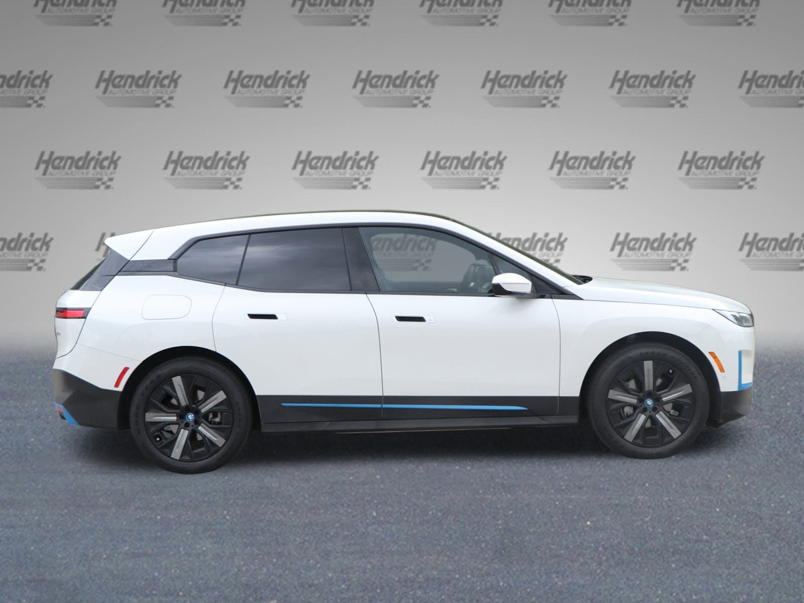 Vehicle photo 7