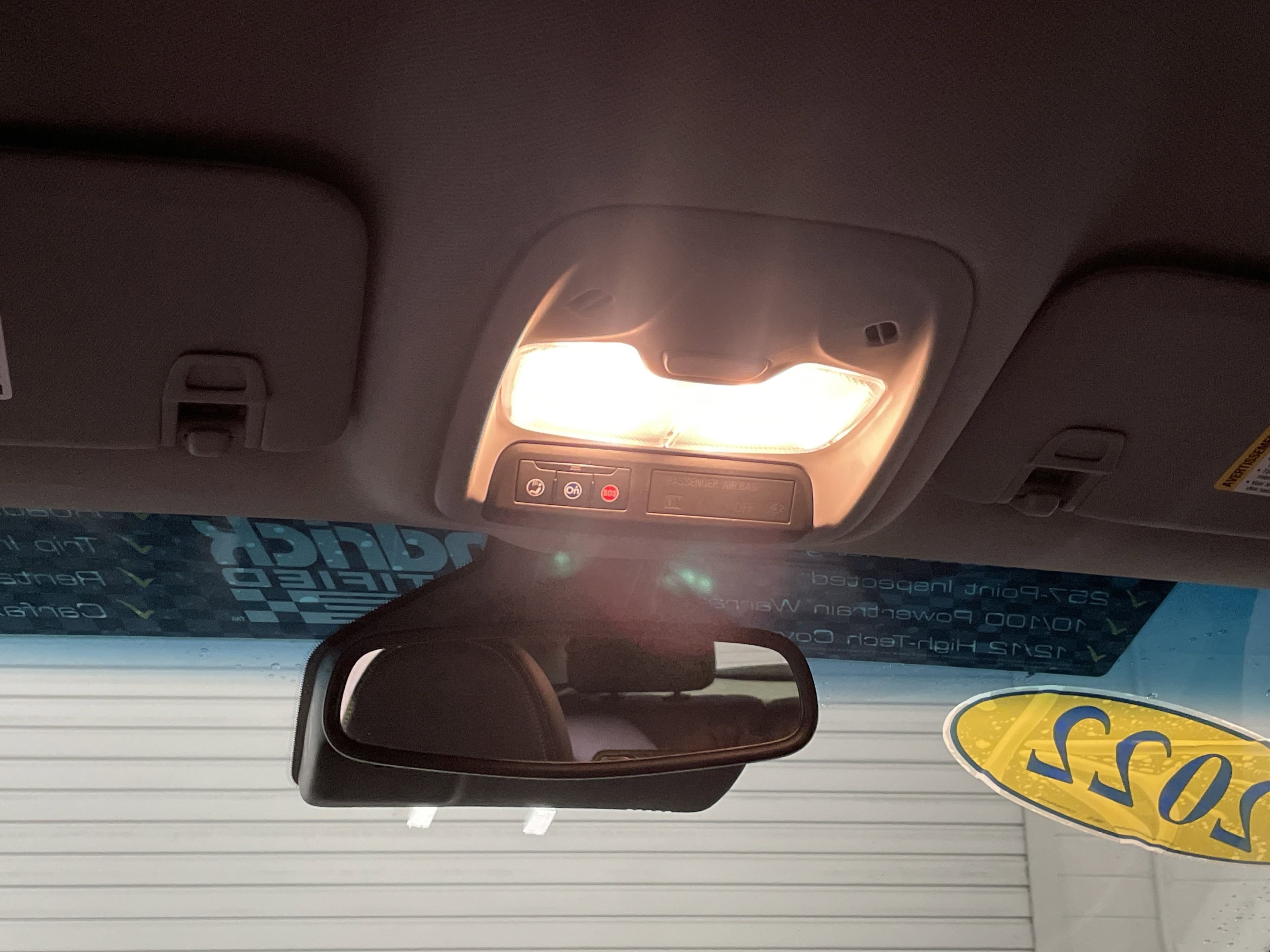 Vehicle photo 25