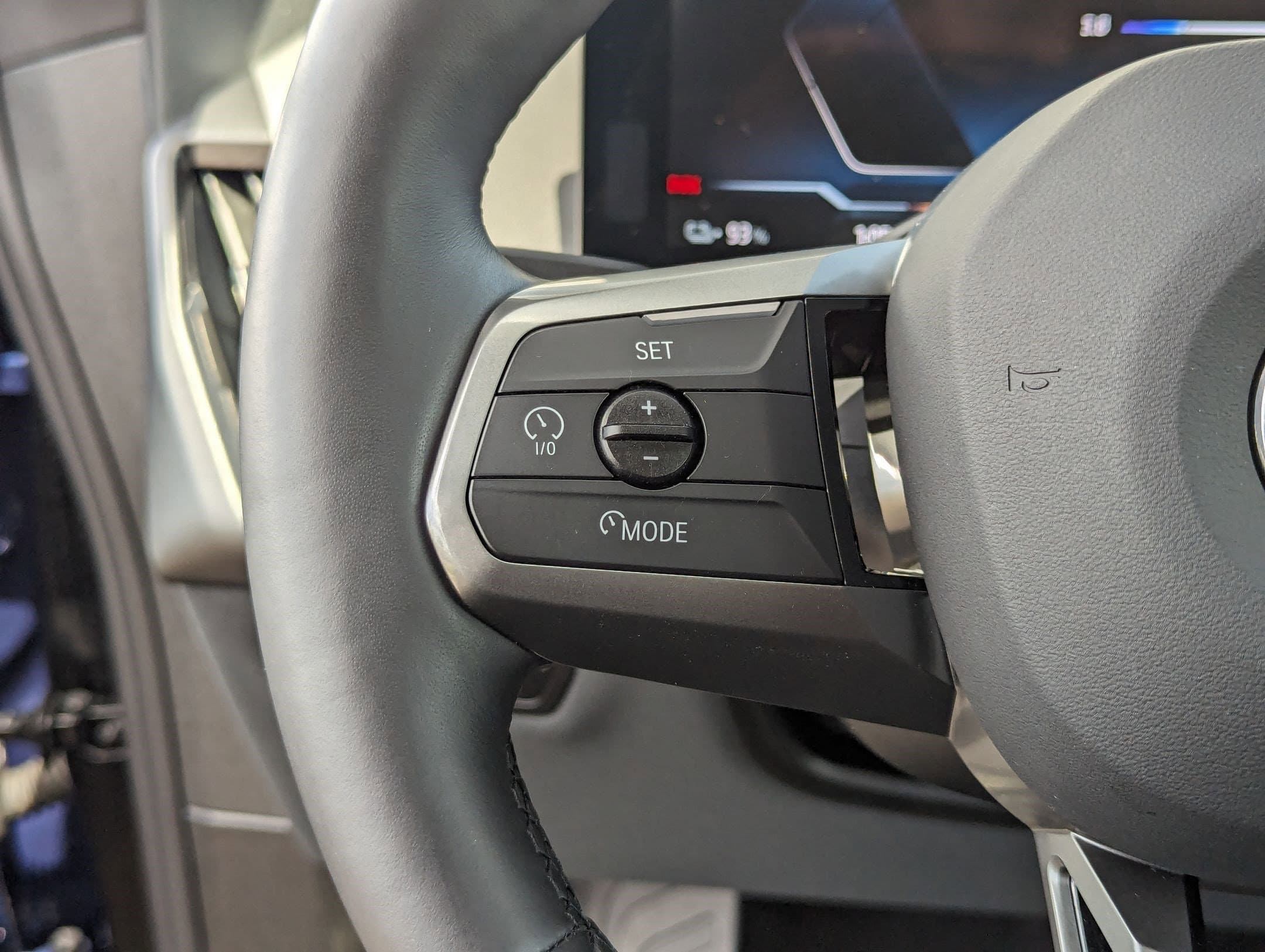 Vehicle photo 17