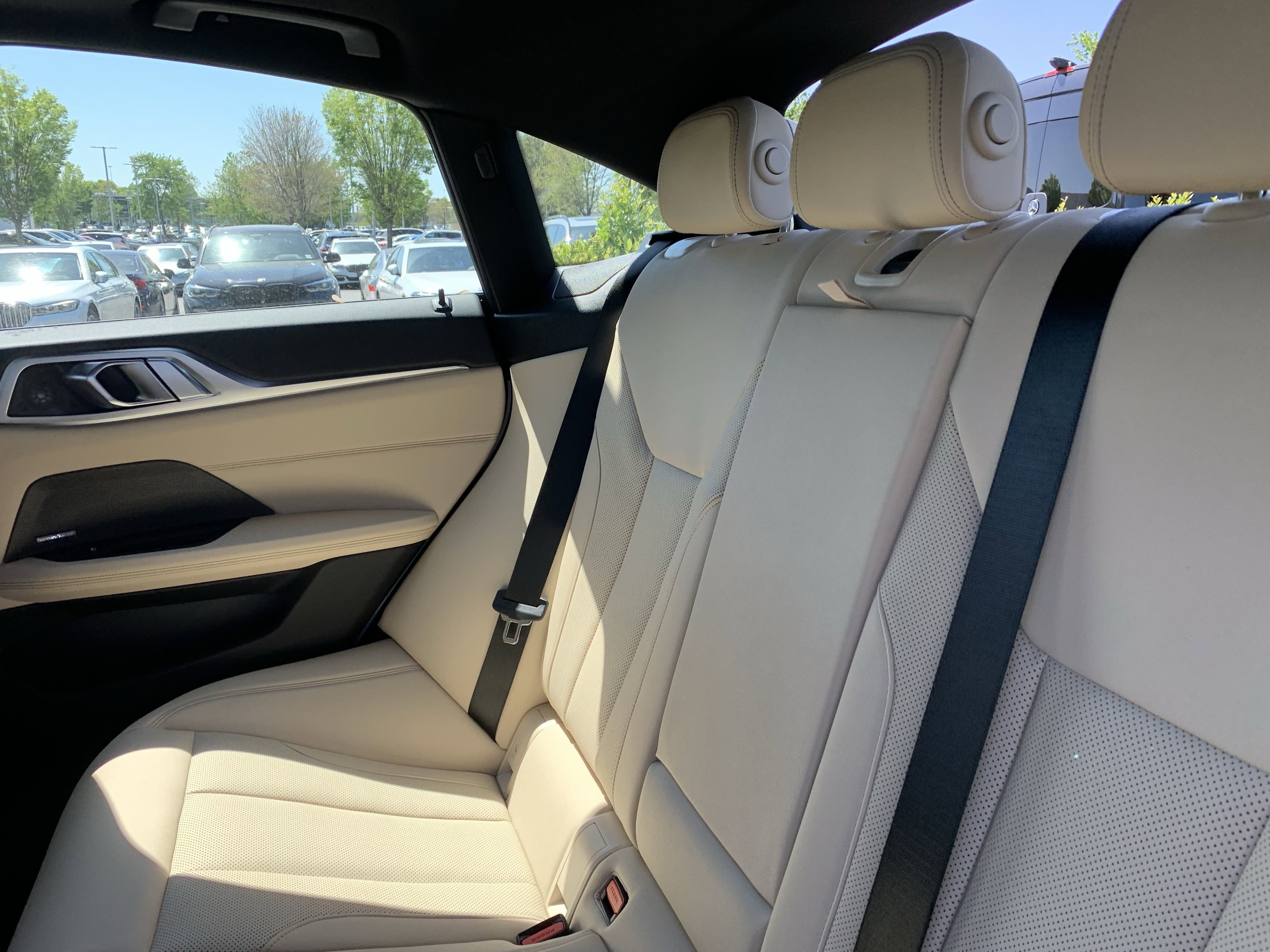 Vehicle photo 32