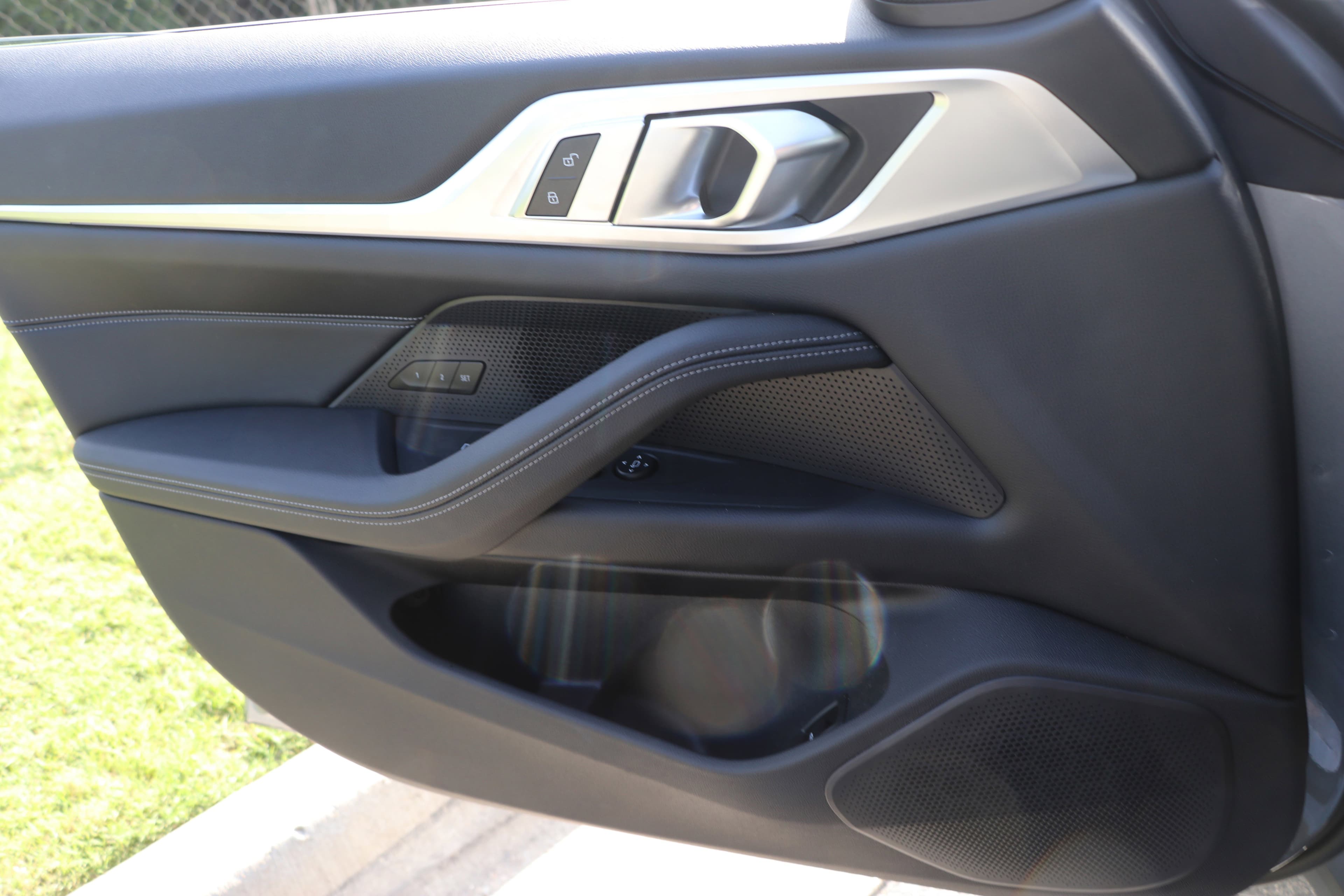Vehicle photo 24