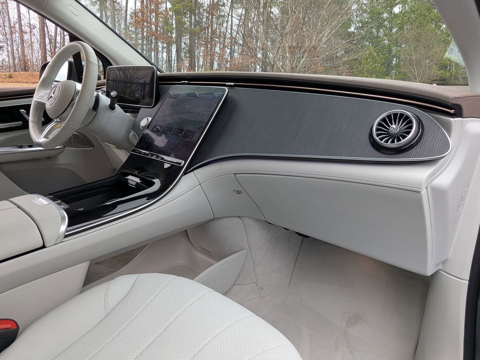 Vehicle photo 31