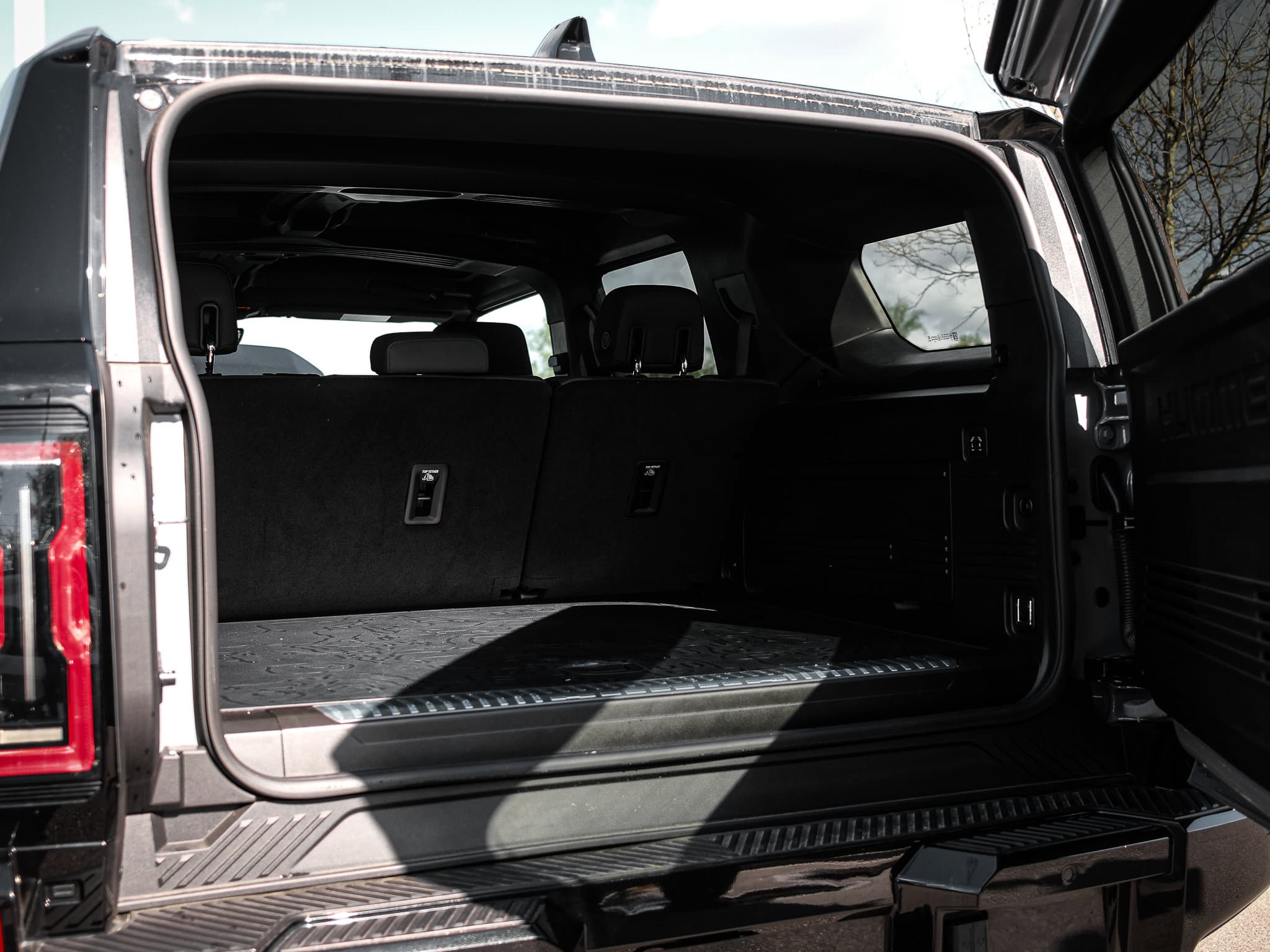 Vehicle photo 30