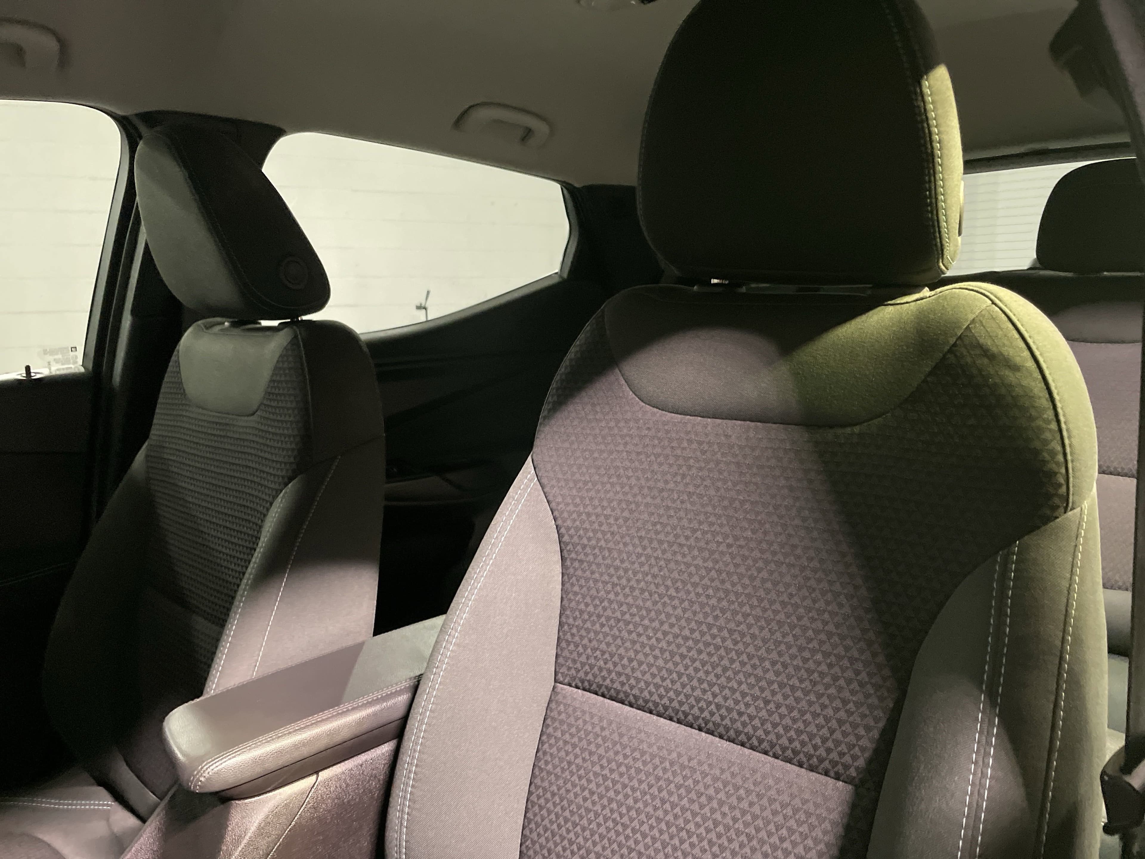 Vehicle photo 26