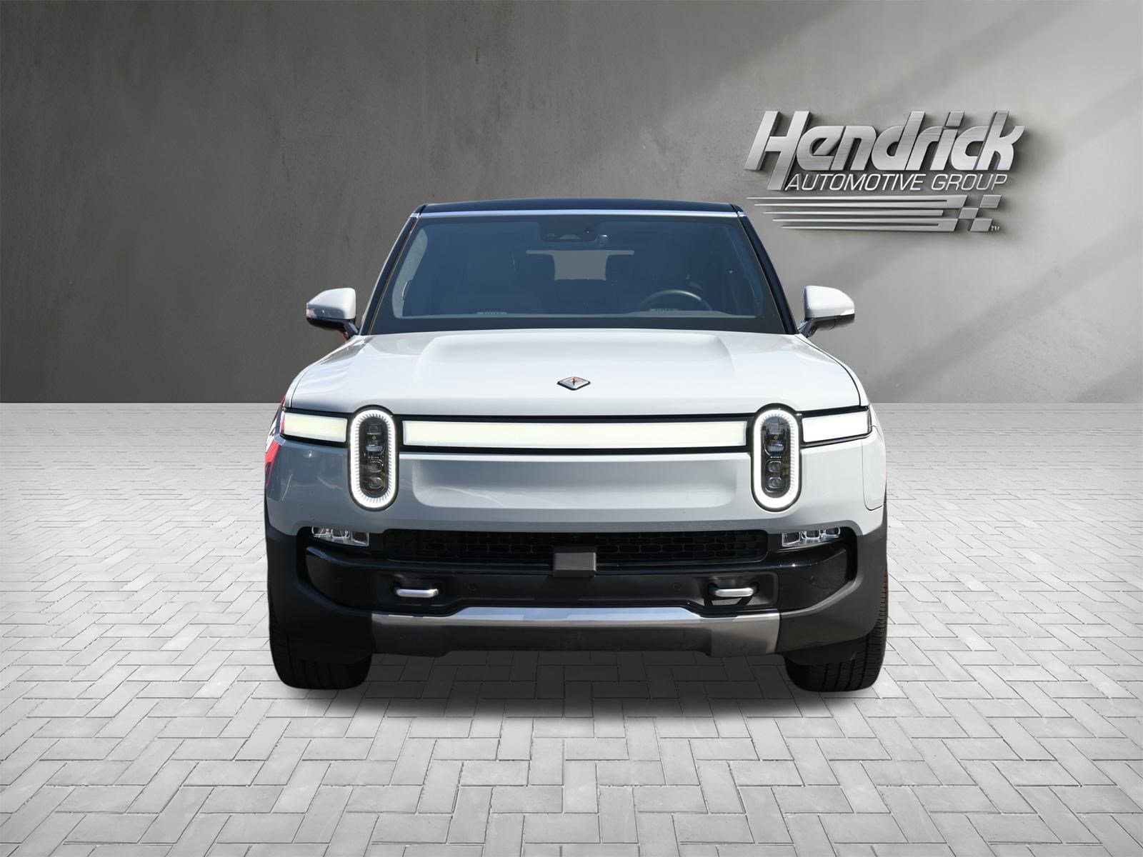 Vehicle photo 3