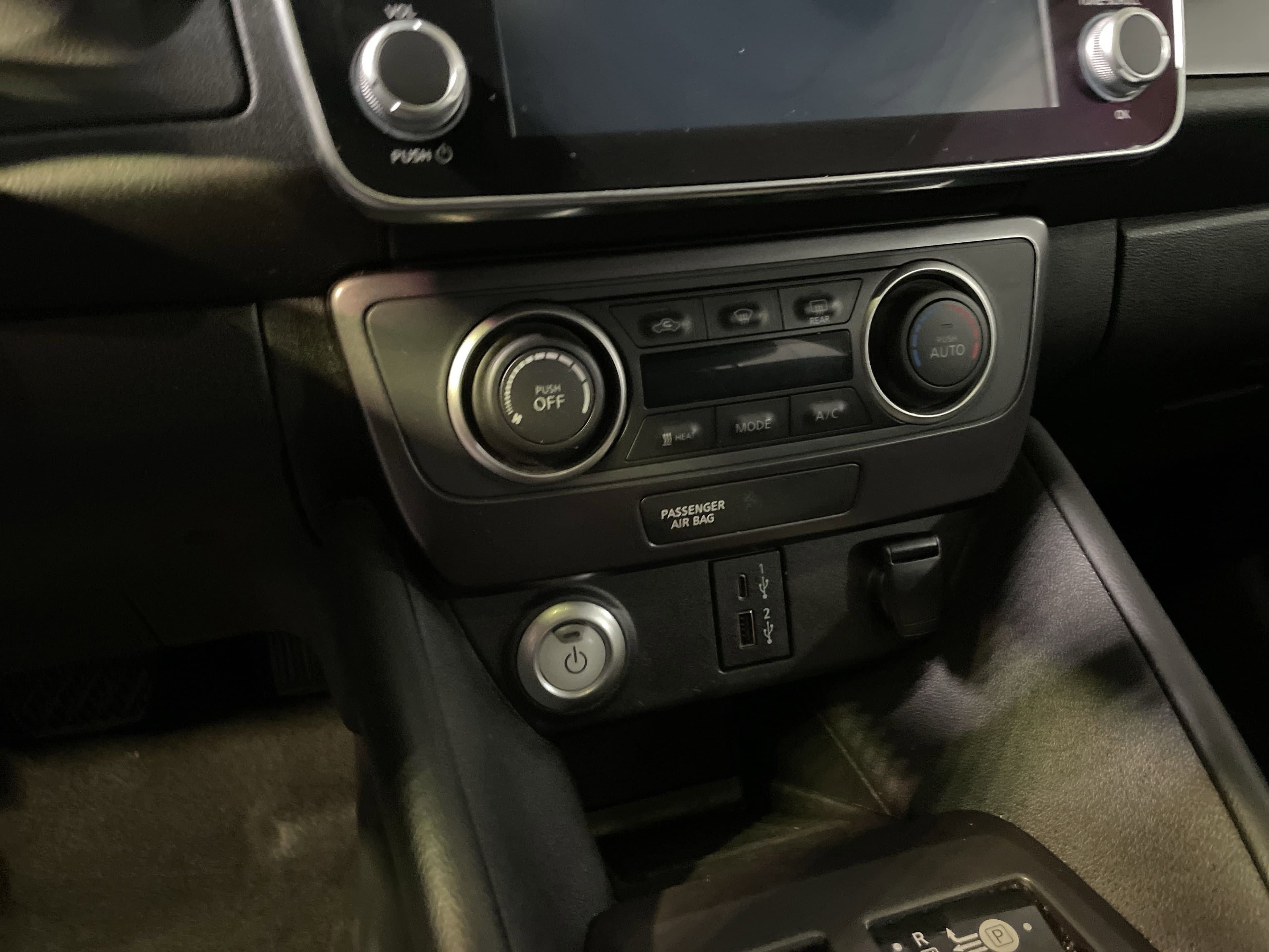 Vehicle photo 27