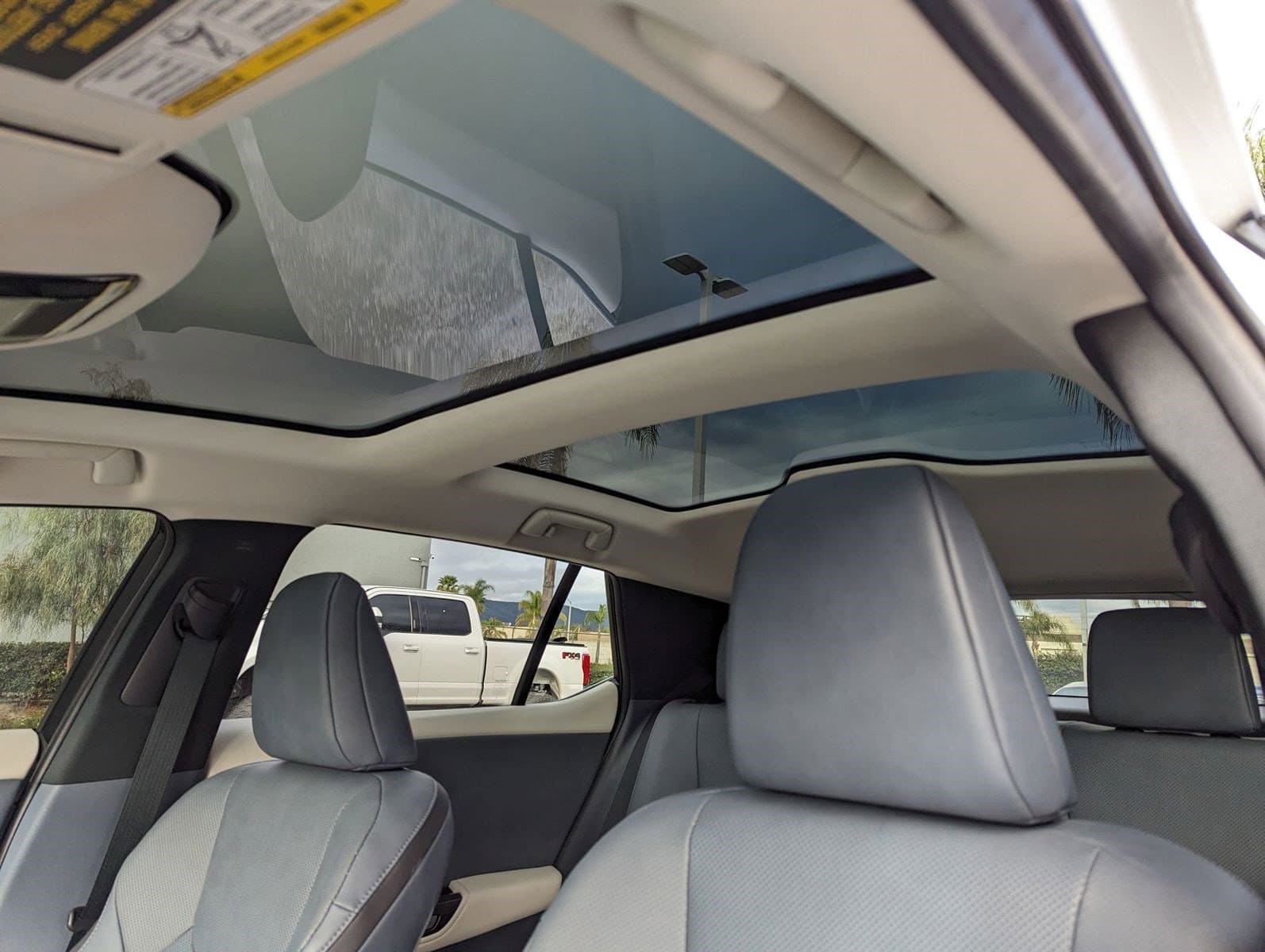 Vehicle photo 25