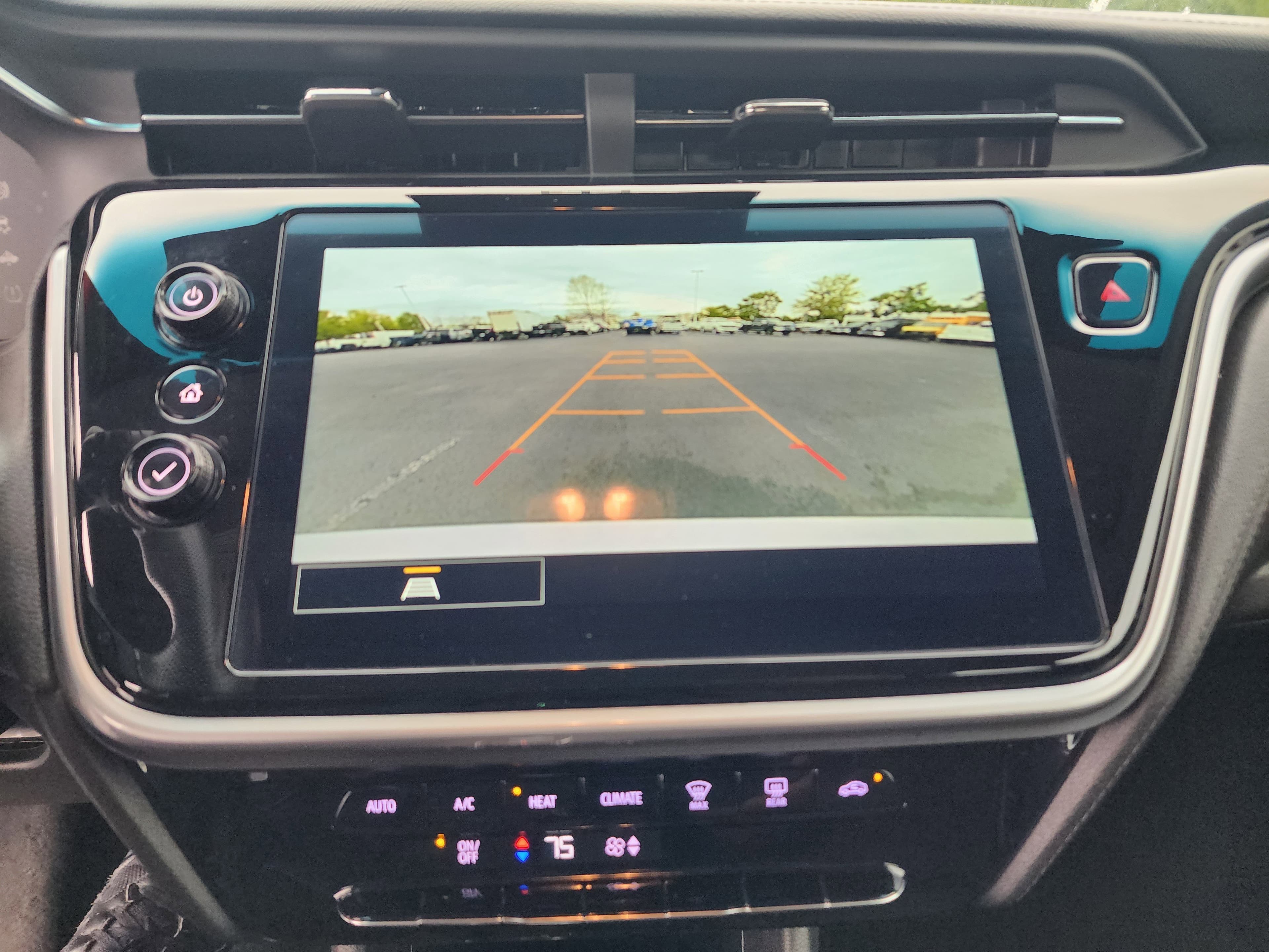 Vehicle photo 28
