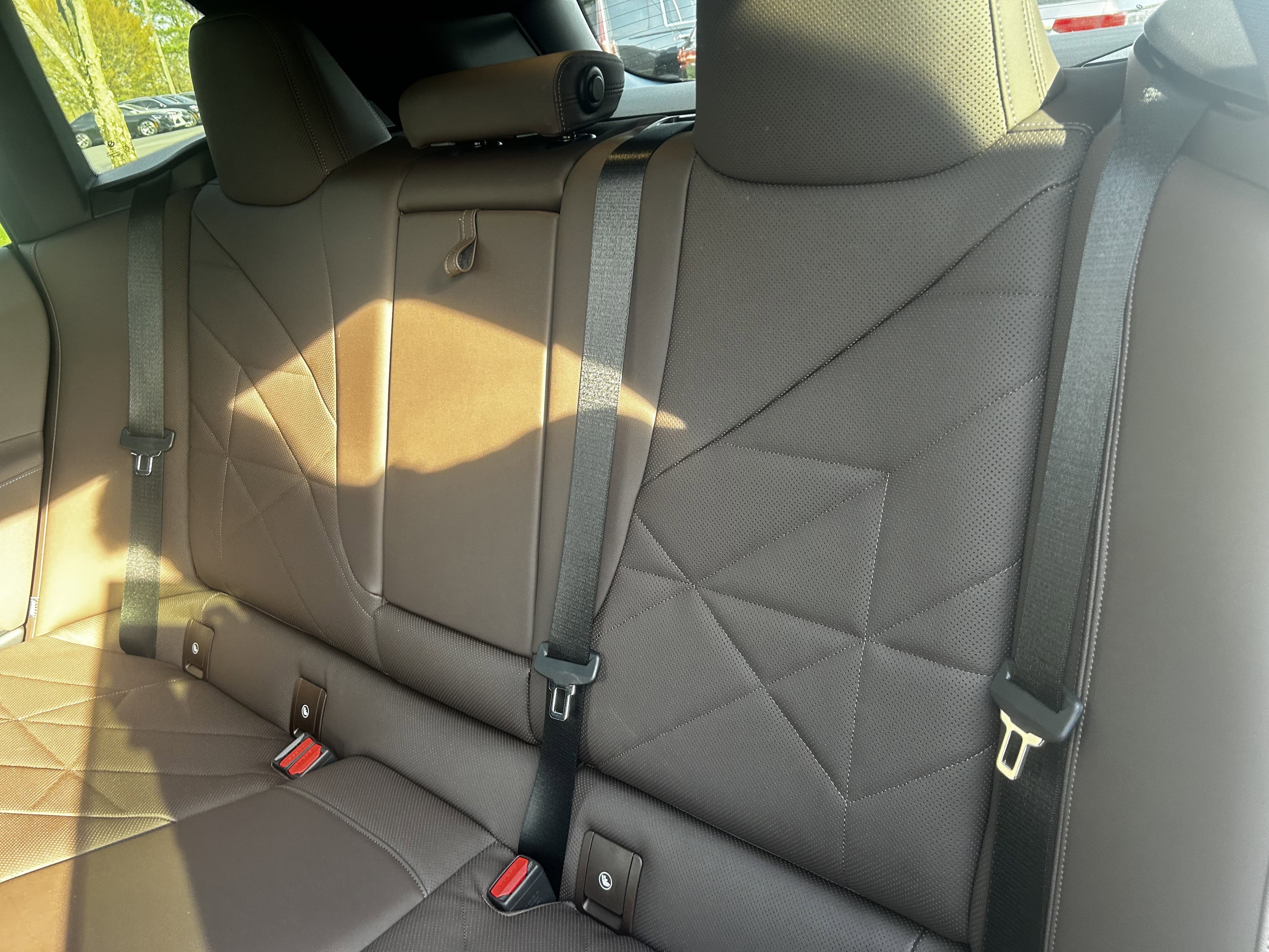 Vehicle photo 27