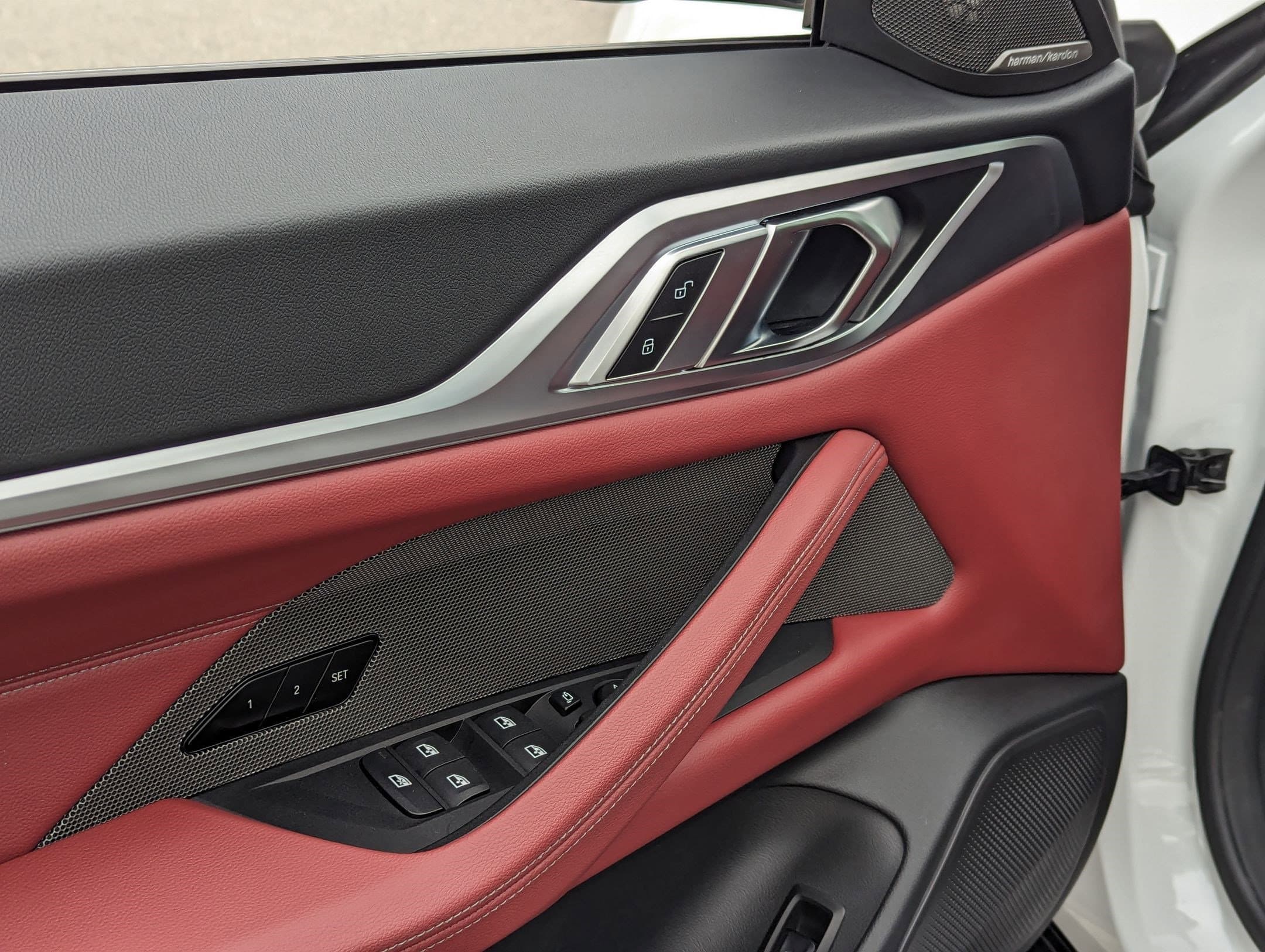 Vehicle photo 13