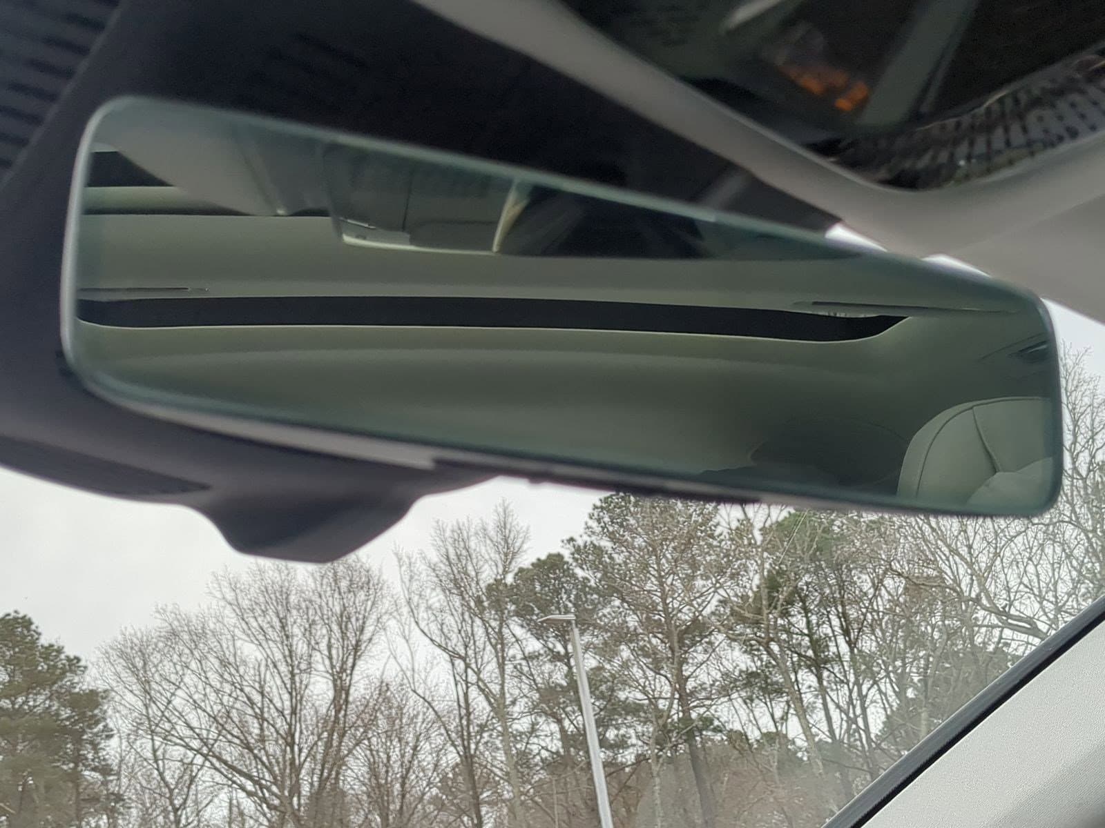 Vehicle photo 25
