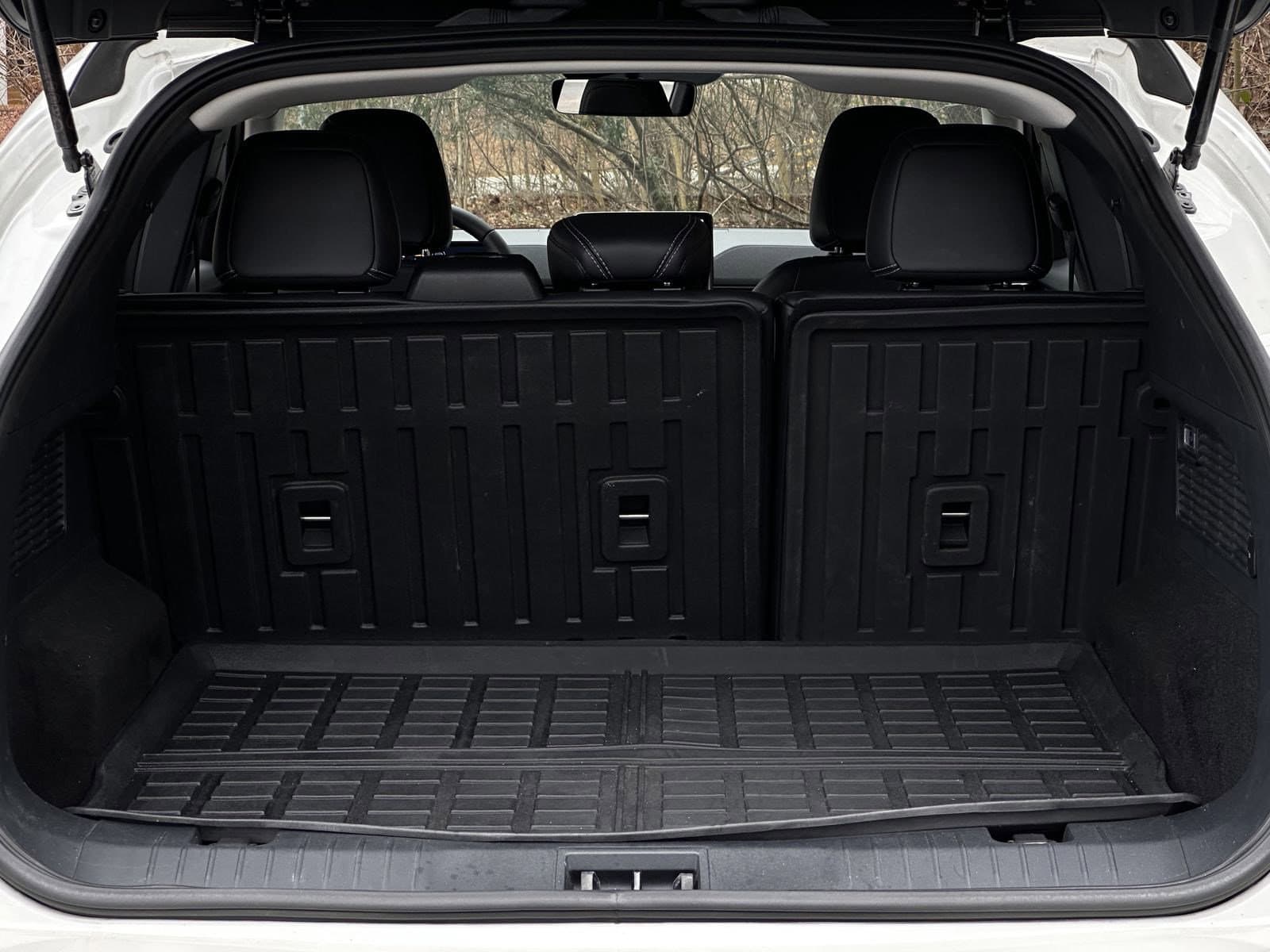 Vehicle photo 28