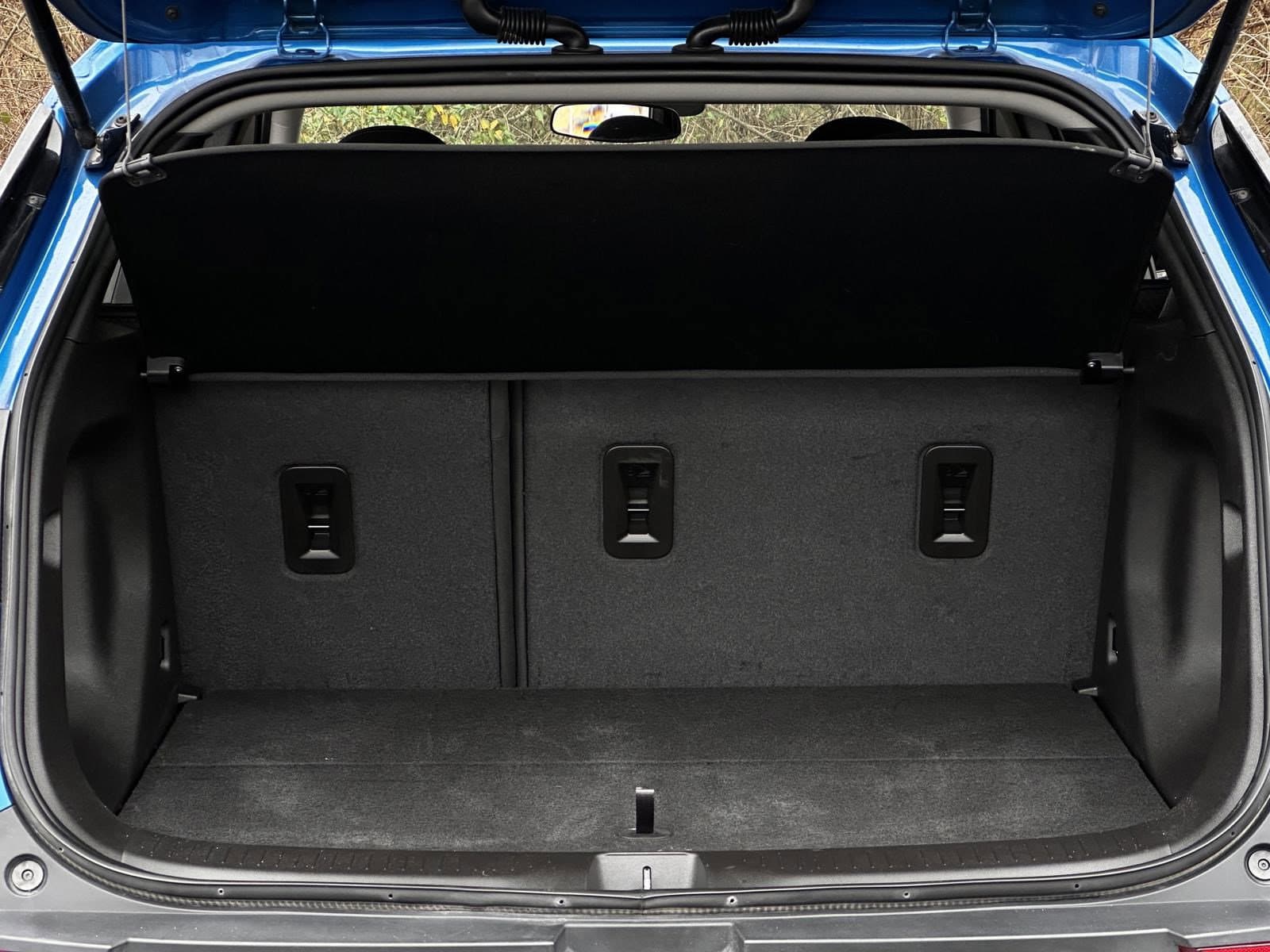 Vehicle photo 28