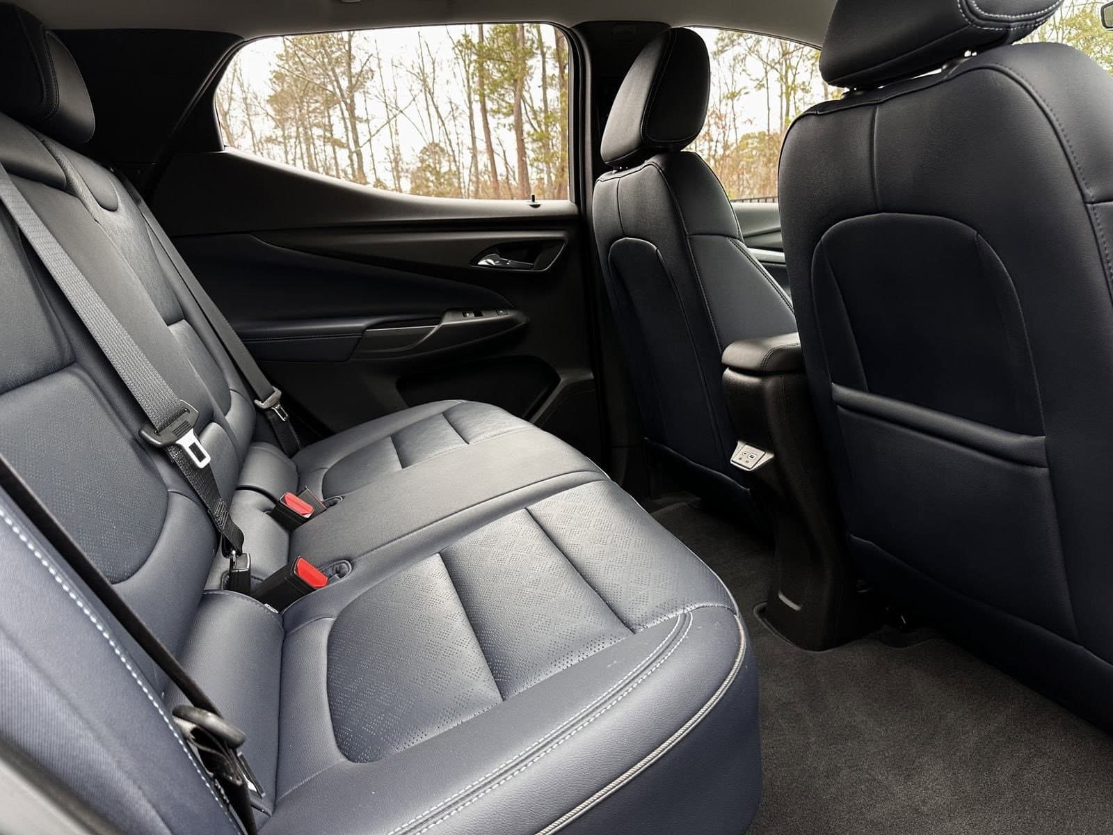 Vehicle photo 29