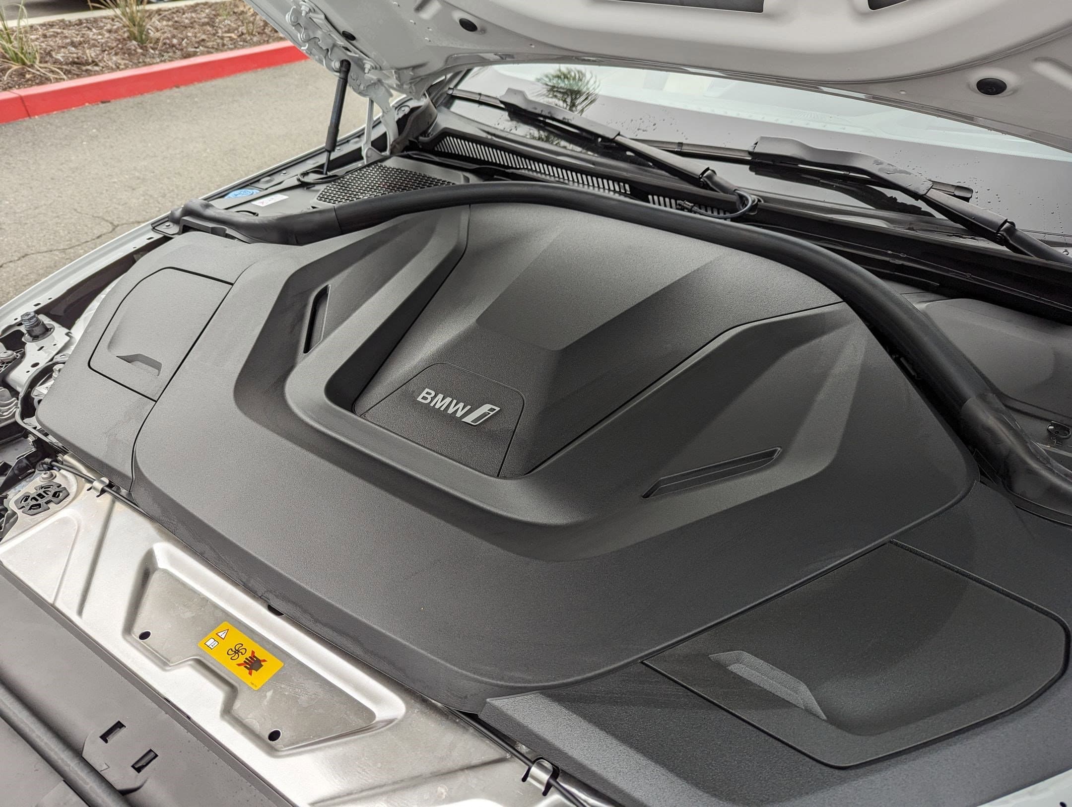 Vehicle photo 33