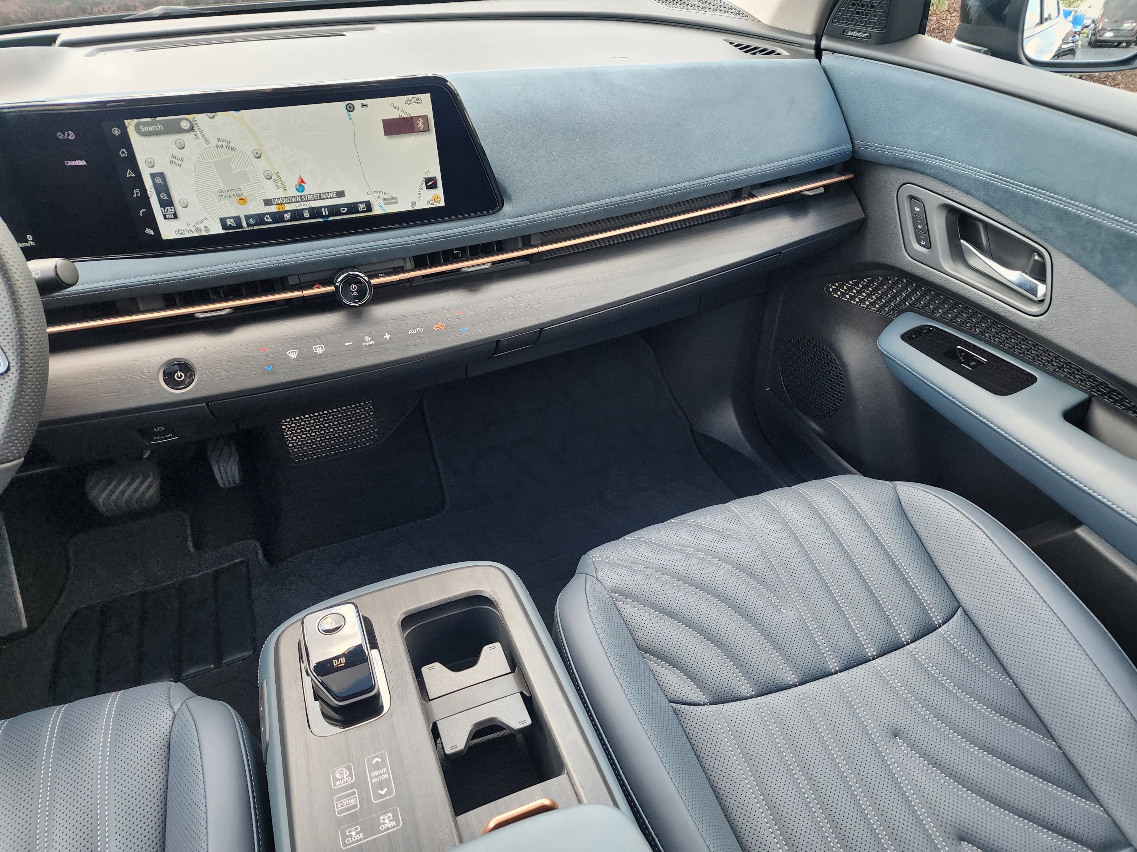 Vehicle photo 18