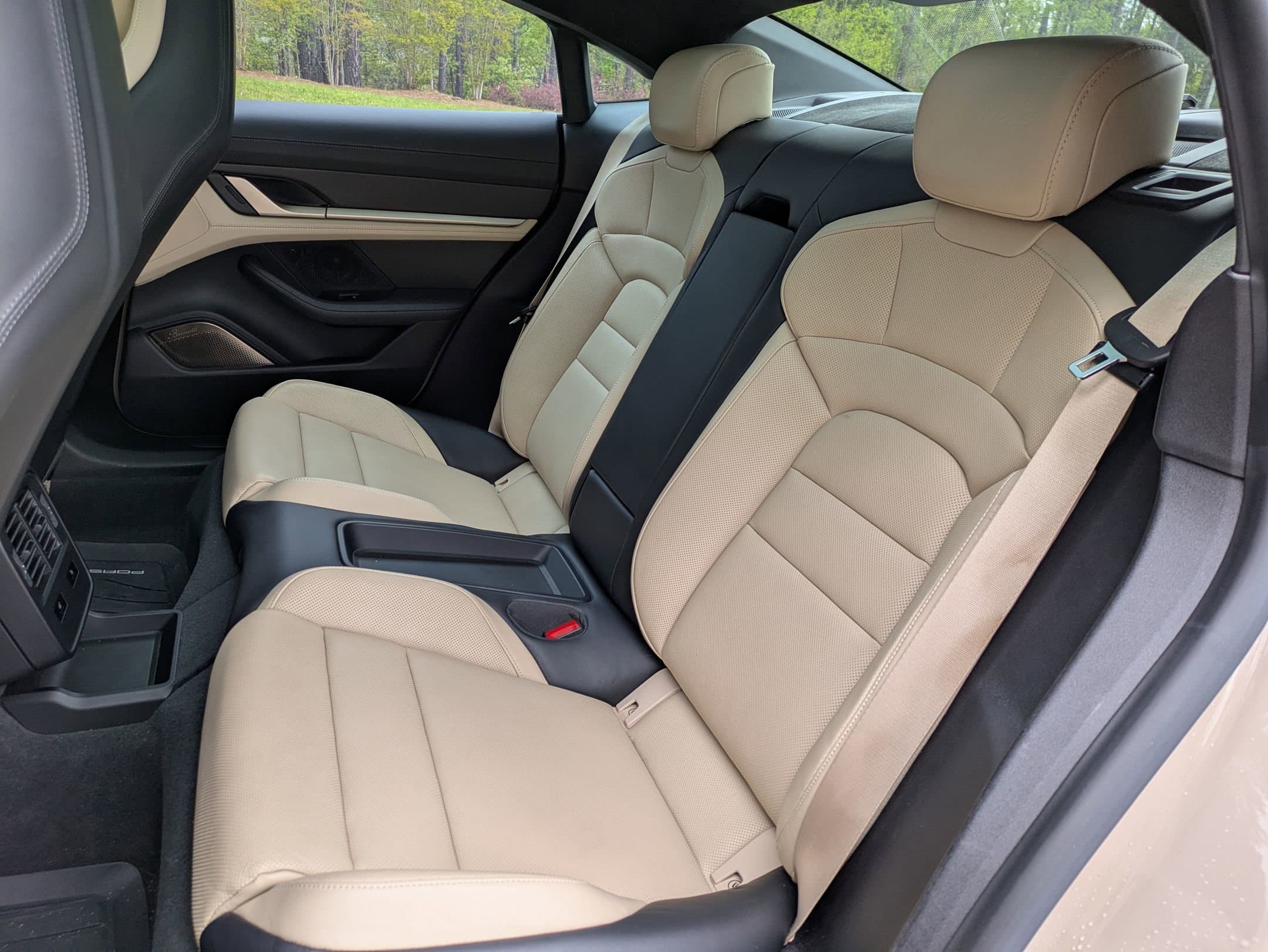 Vehicle photo 24