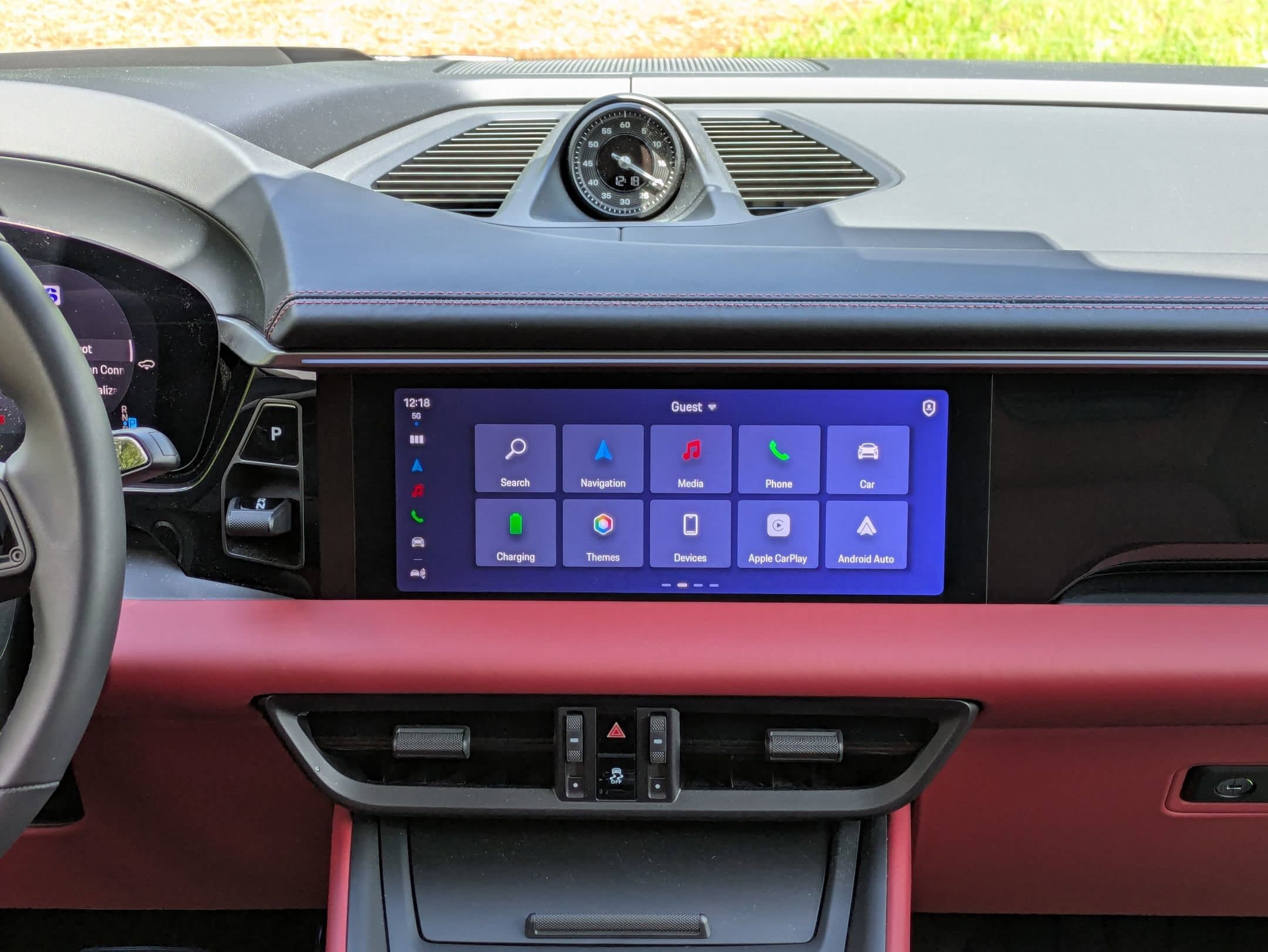 Vehicle photo 11