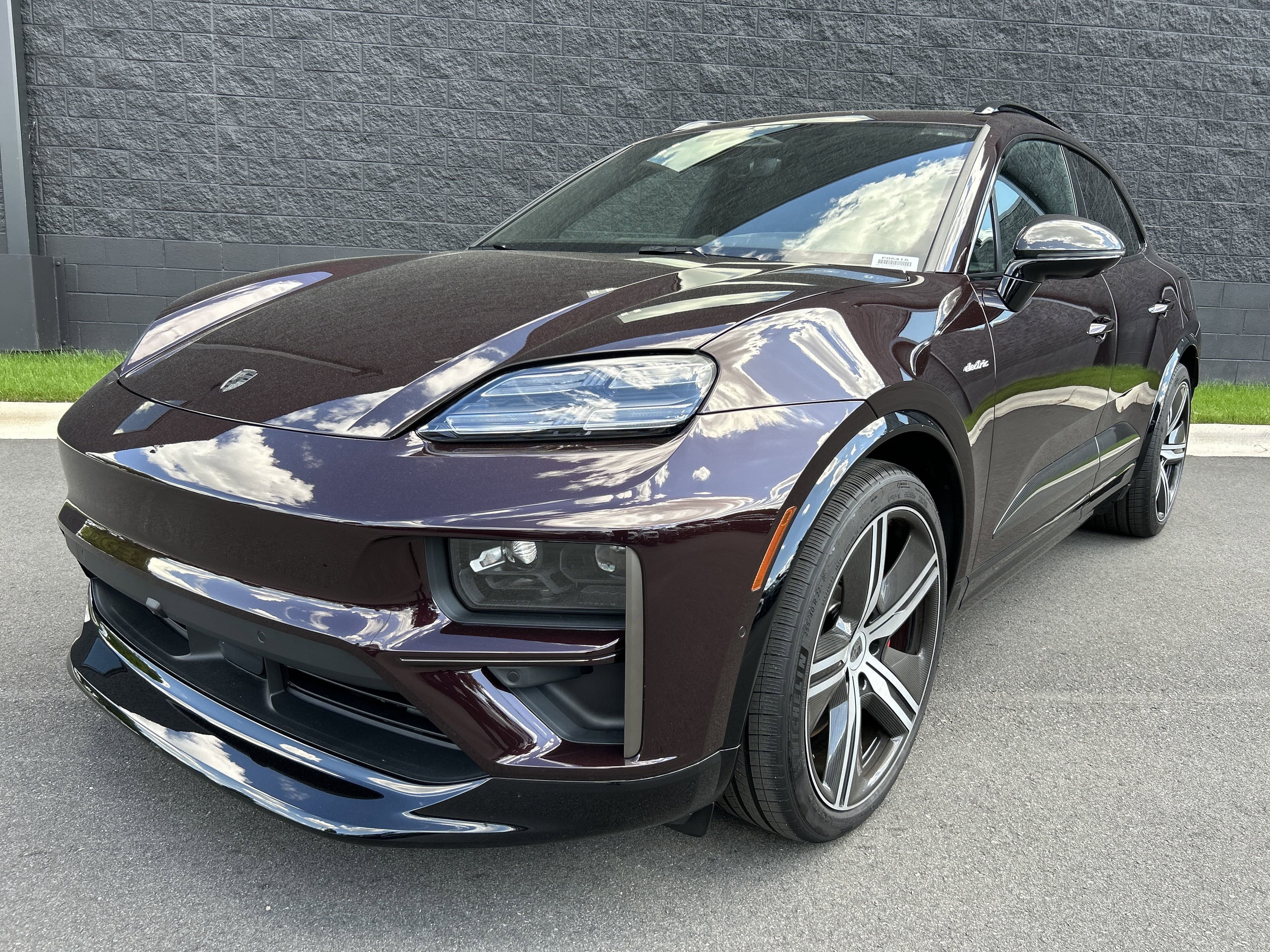 Vehicle photo 41