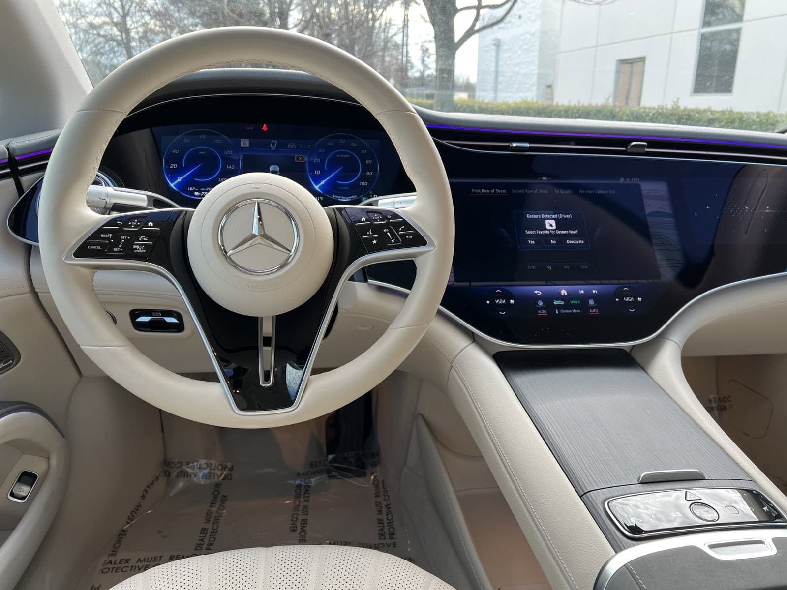 Vehicle photo 28