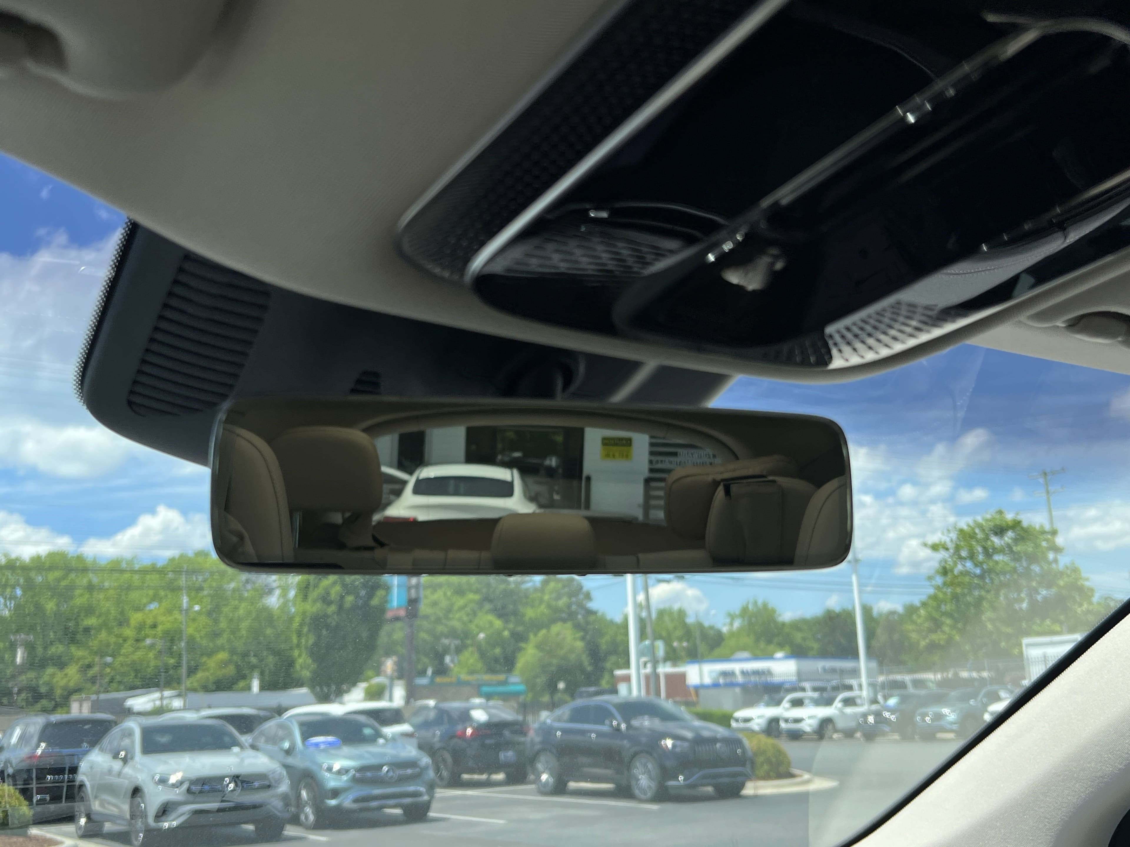 Vehicle photo 25