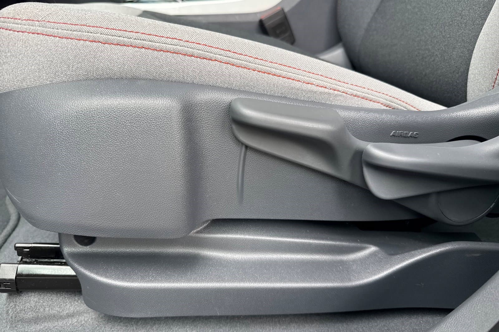 Vehicle photo 12